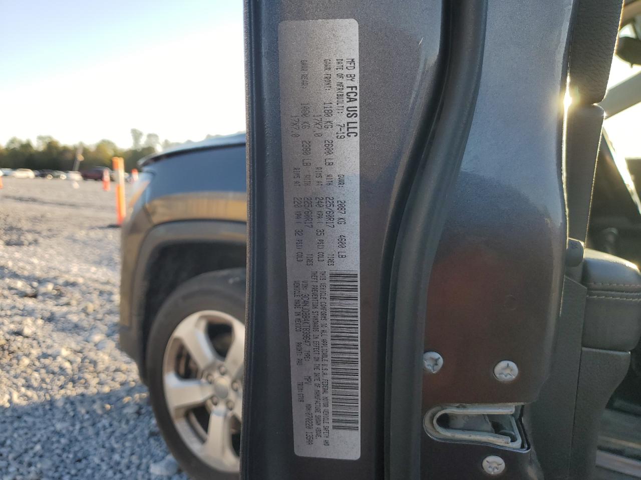 2019 Jeep Compass Latitude VIN: 3C4NJDBB4KT839647 Lot: 85185845