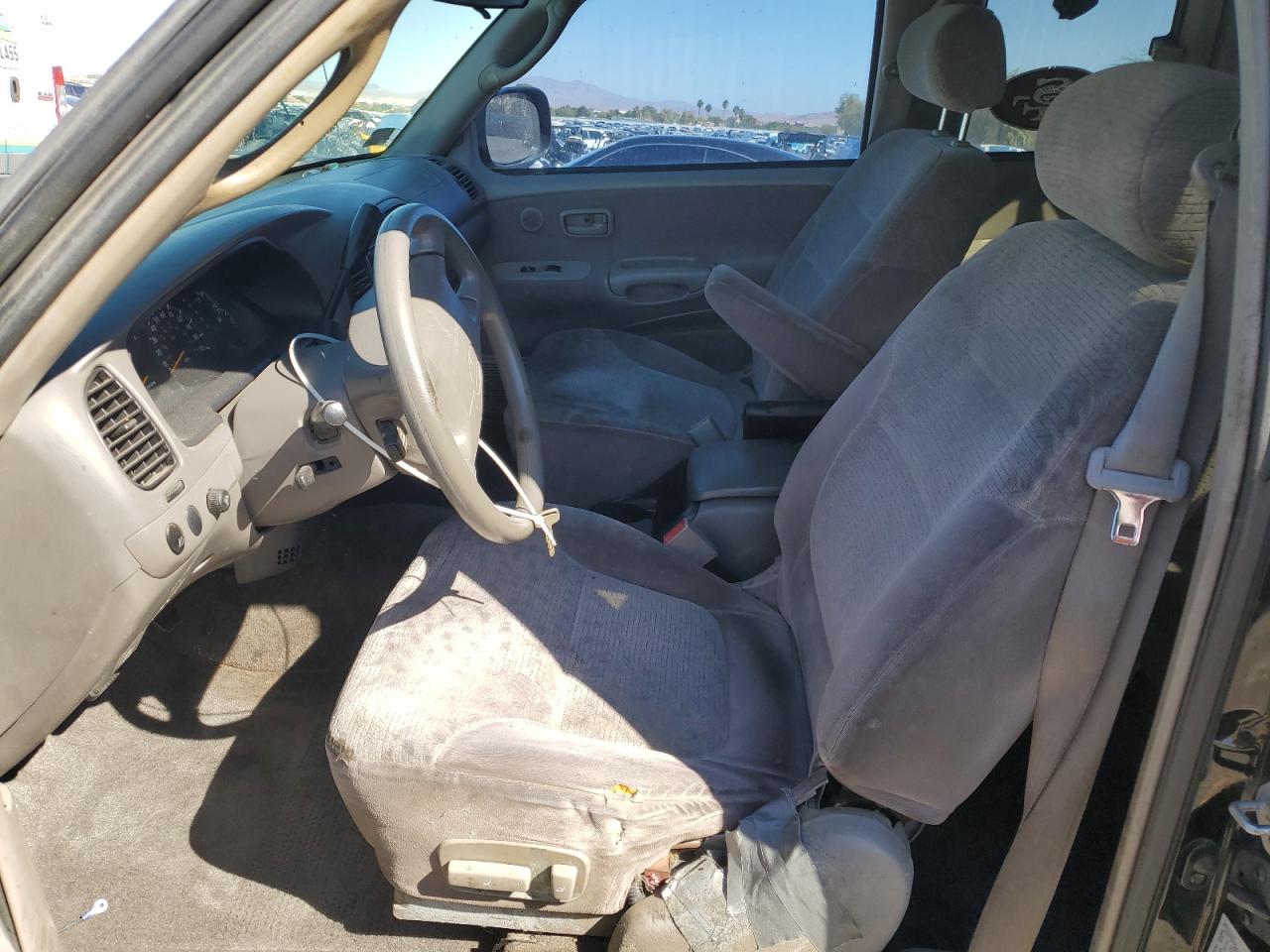 2000 Toyota Tundra Access Cab Limited VIN: 5TBBT4817YS084792 Lot: 82353685