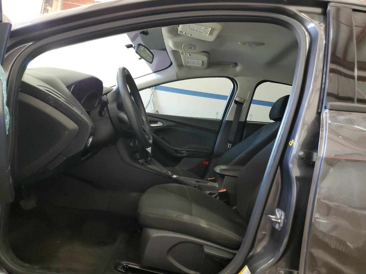 2016 Ford Focus Se VIN: 1FADP3K23GL270190 Lot: 82306815