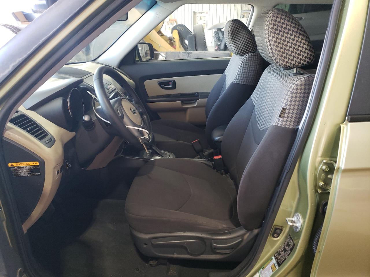 2011 Kia Soul + VIN: KNDJT2A24B7240380 Lot: 84935415