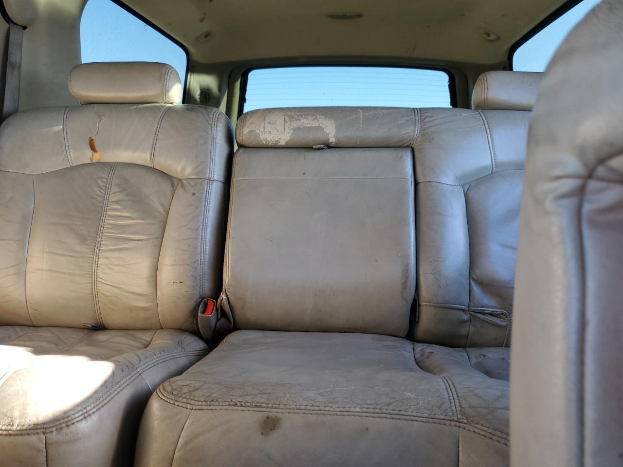 2002 Chevrolet Suburban C1500 VIN: 3GNEC16T62G263331 Lot: 81852855