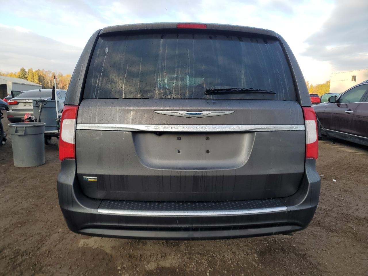 2016 Chrysler Town & Country Touring L VIN: 2C4RC1CG5GR285596 Lot: 87251625