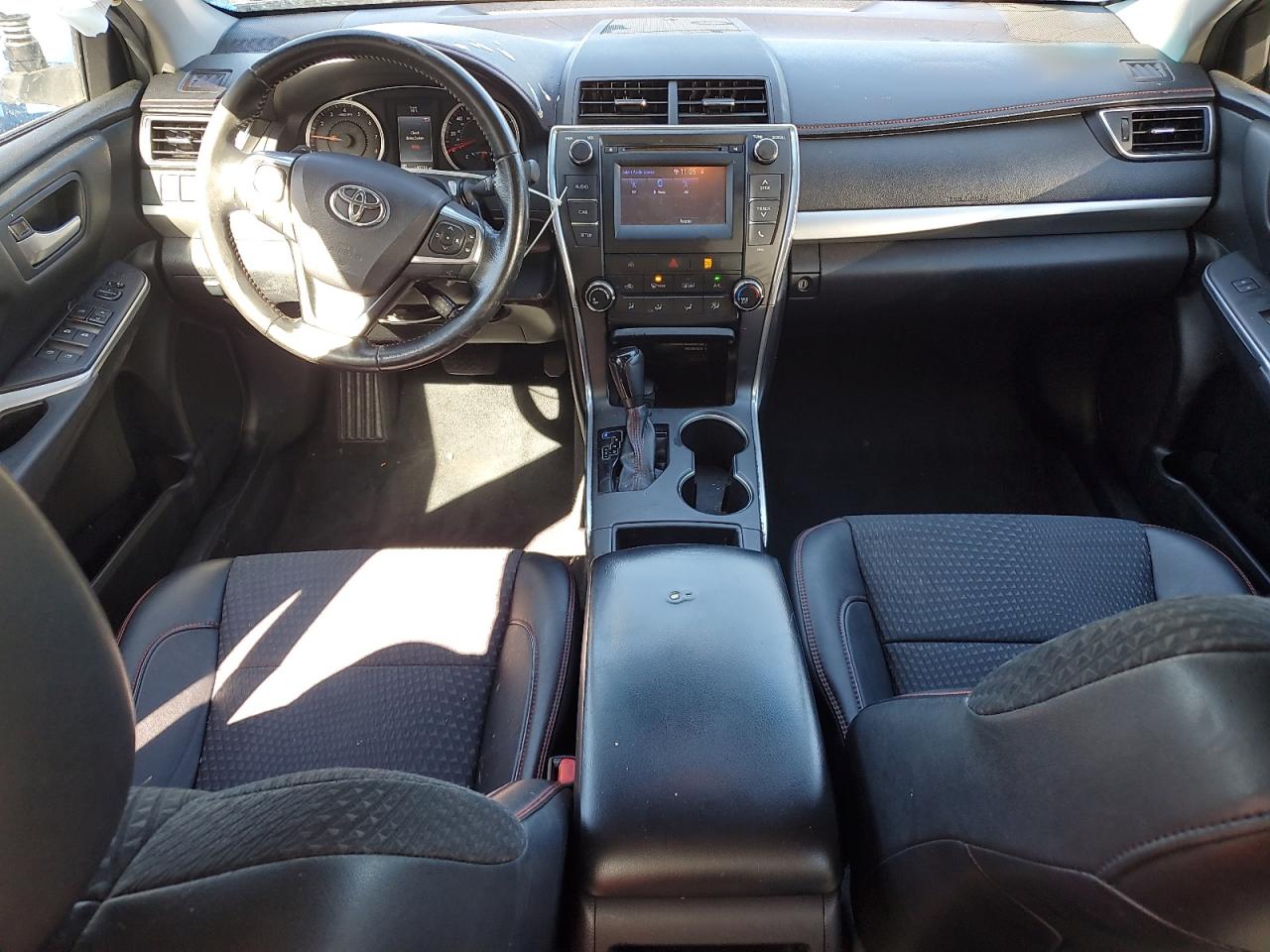 2015 Toyota Camry Le VIN: 4T1BF1FKXFU032117 Lot: 82059475