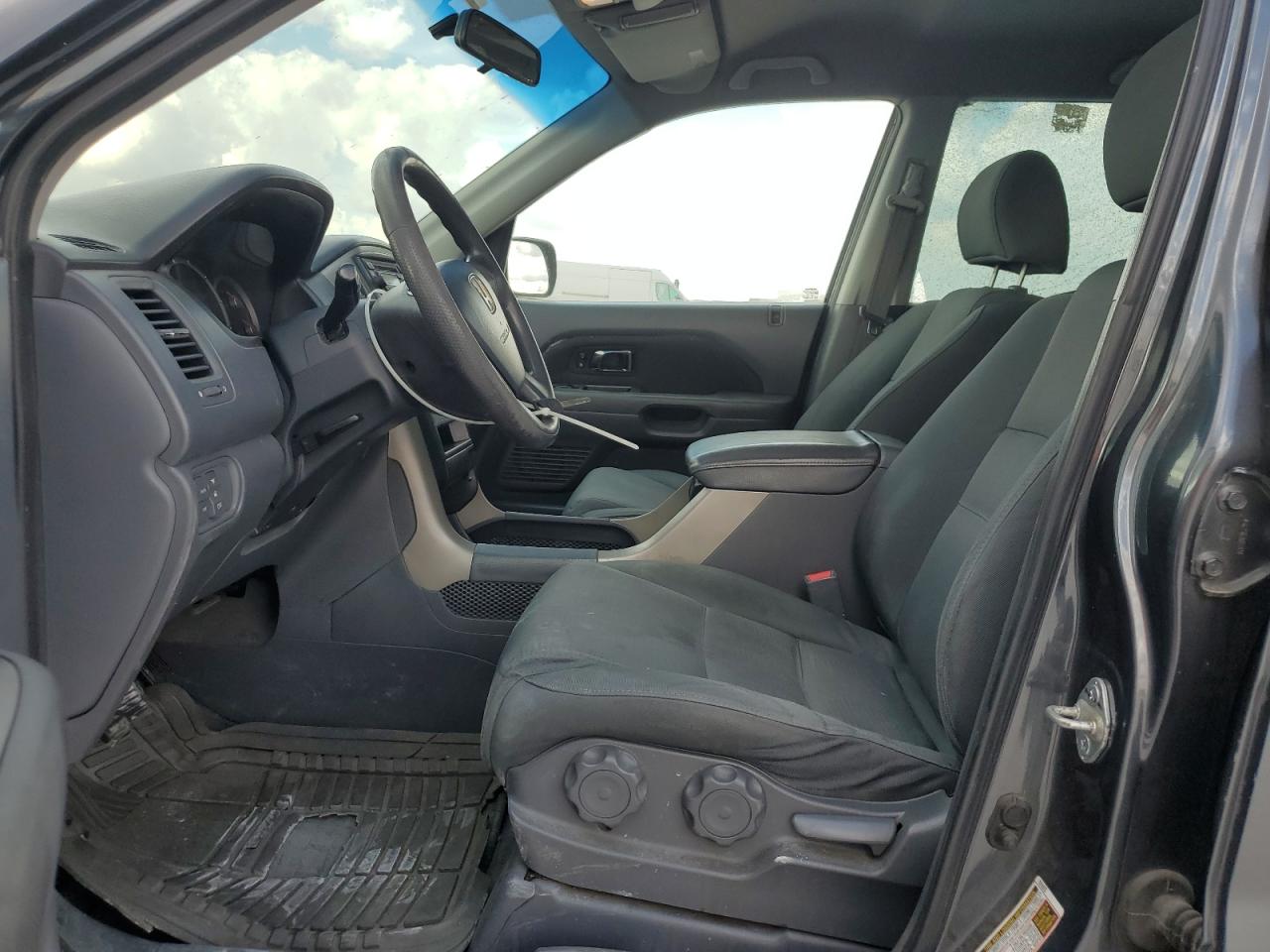 2006 Honda Pilot Lx VIN: 5FNYF18196B027597 Lot: 89926765