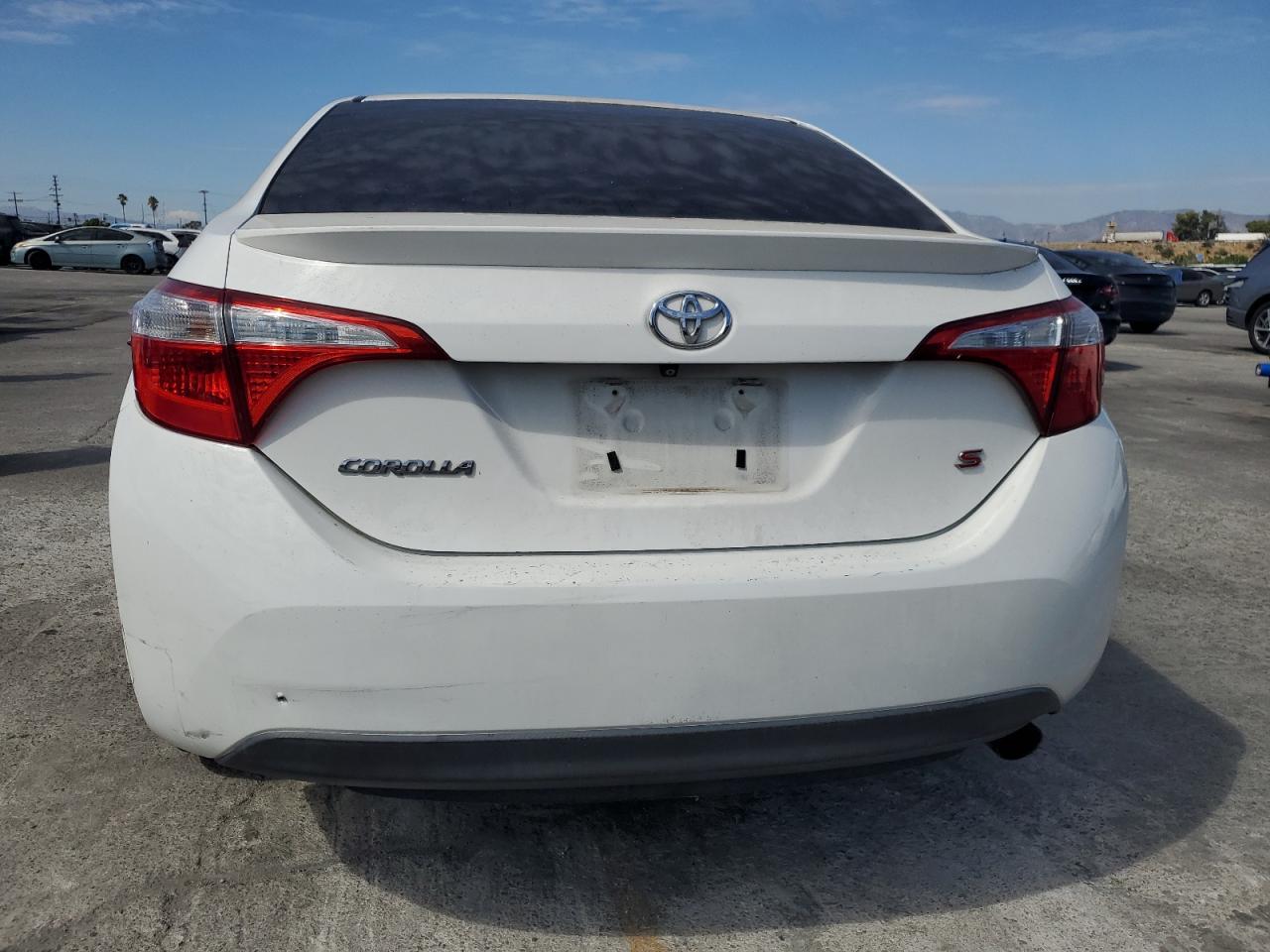 2015 Toyota Corolla L VIN: 5YFBURHE2FP301837 Lot: 84974485