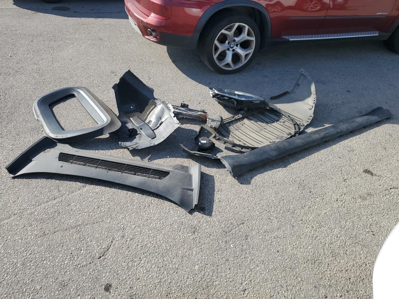 2022 Tesla Model Y VIN: 7SAYGDEE7NF353650 Lot: 89558565