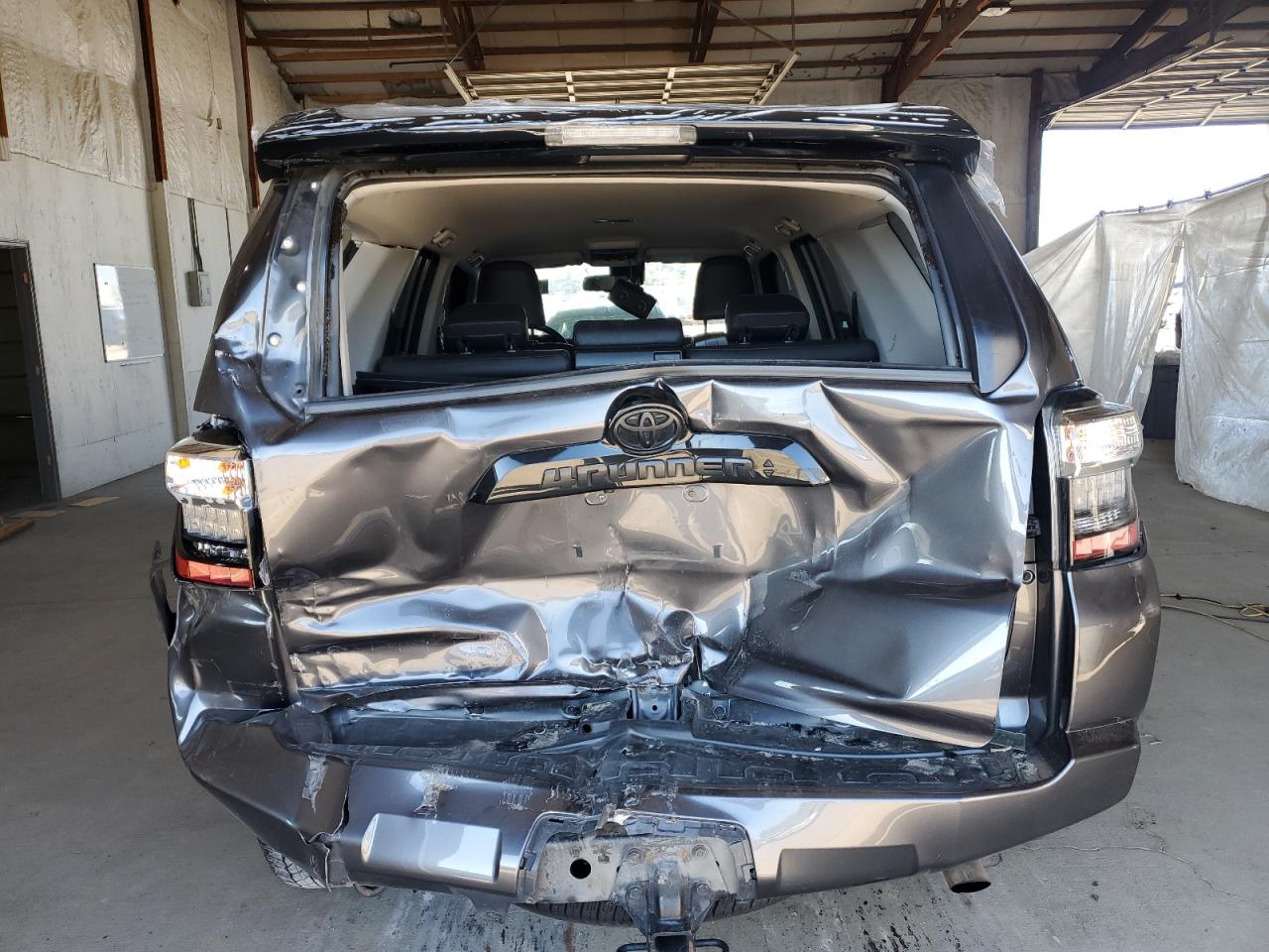 2020 Toyota 4Runner Sr5/Sr5 Premium VIN: JTEBU5JR1L5818704 Lot: 84445335