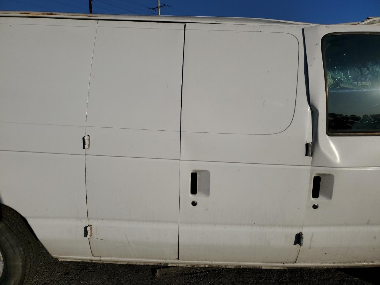 2002 Ford Econoline E150 Van VIN: 1FTRE14292HA04420 Lot: 81998045