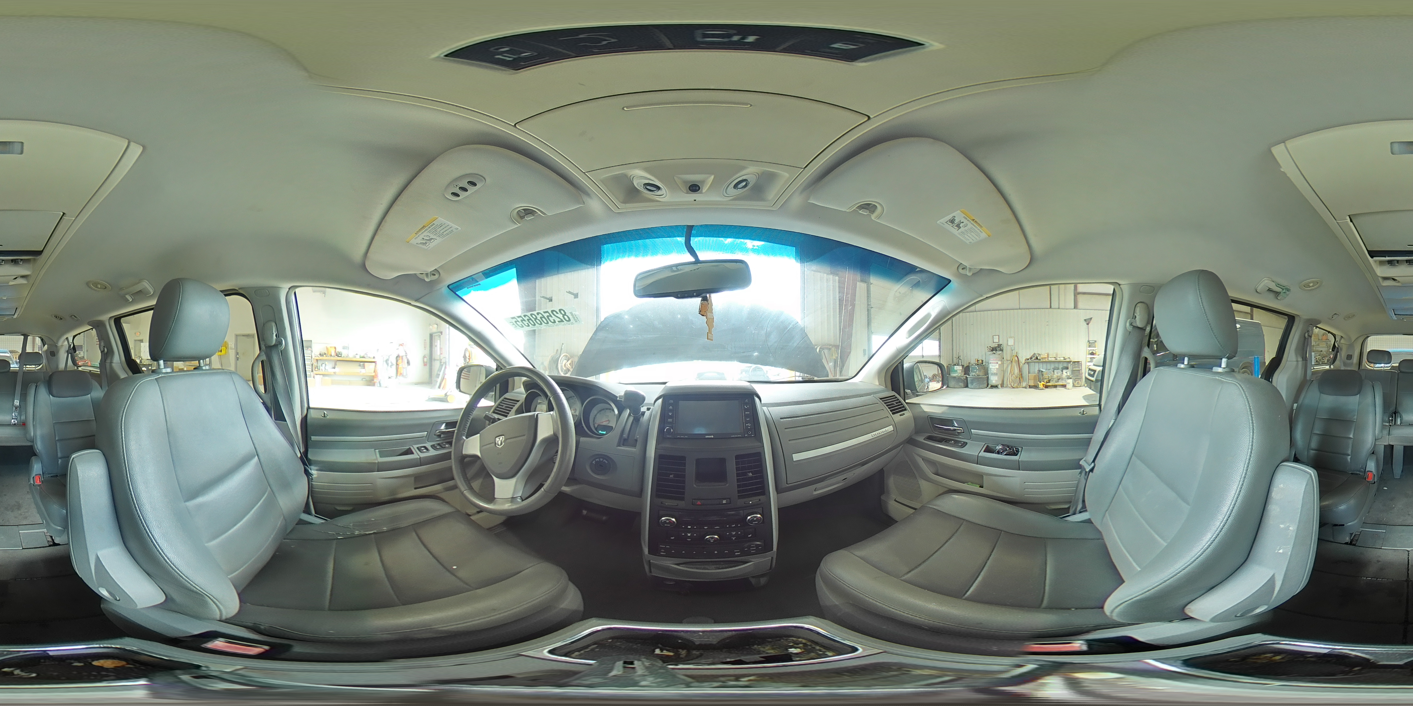 2008 Dodge Grand Caravan Sxt VIN: 2D8HN54X28R761592 Lot: 82568655