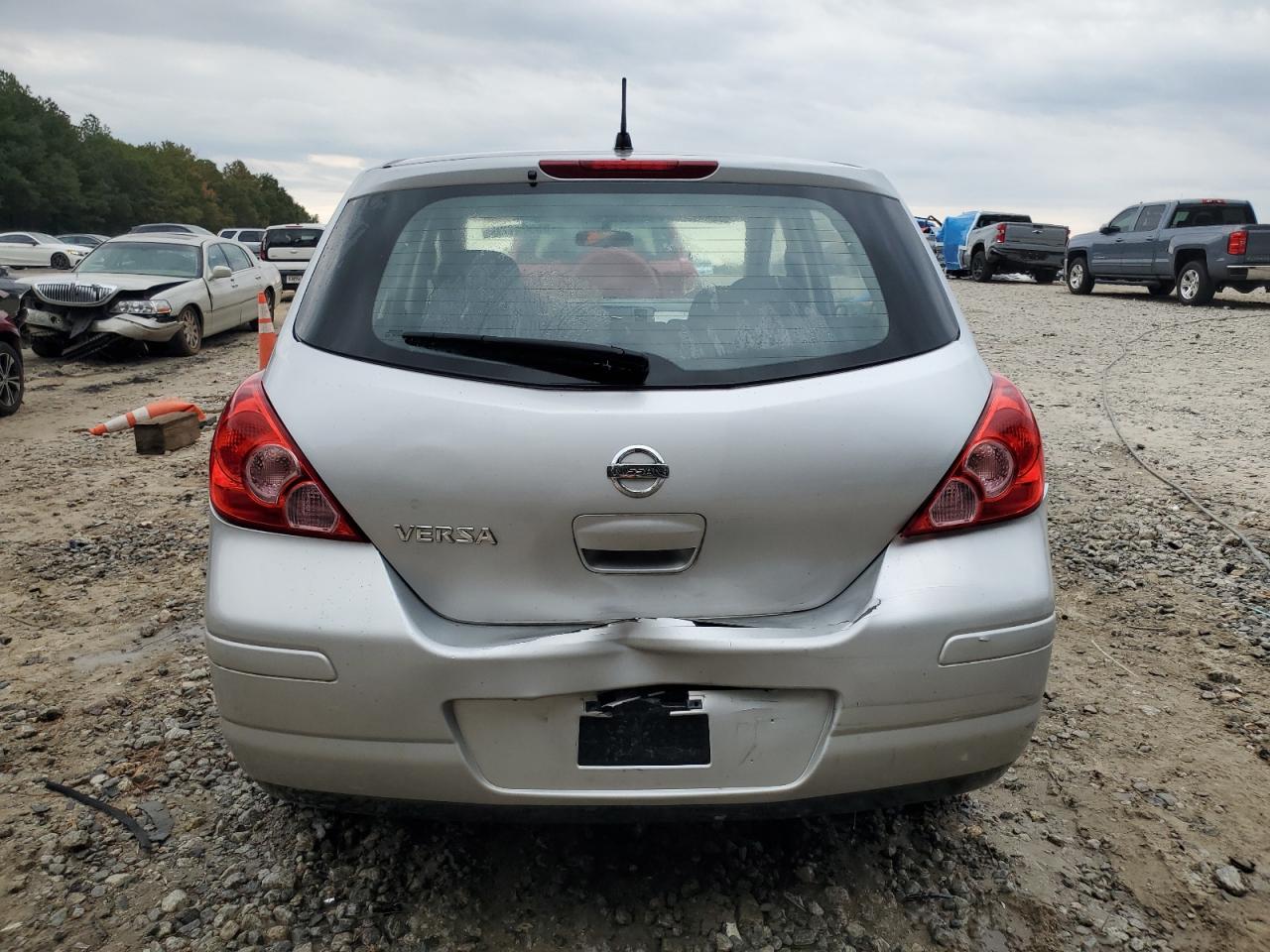 2009 Nissan Versa S VIN: 3N1BC13E69L456567 Lot: 85504725