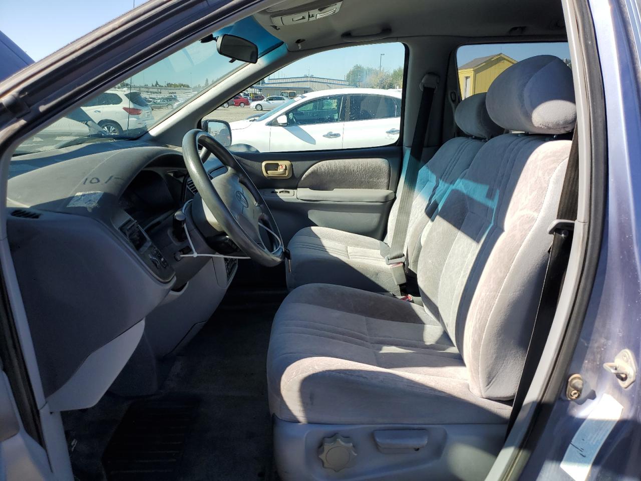 2000 Toyota Sienna Le VIN: 4T3ZF13C0YU248211 Lot: 85424175