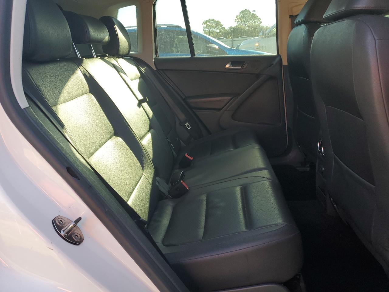 2016 Volkswagen Tiguan S VIN: WVGAV7AX5GW607184 Lot: 82444285