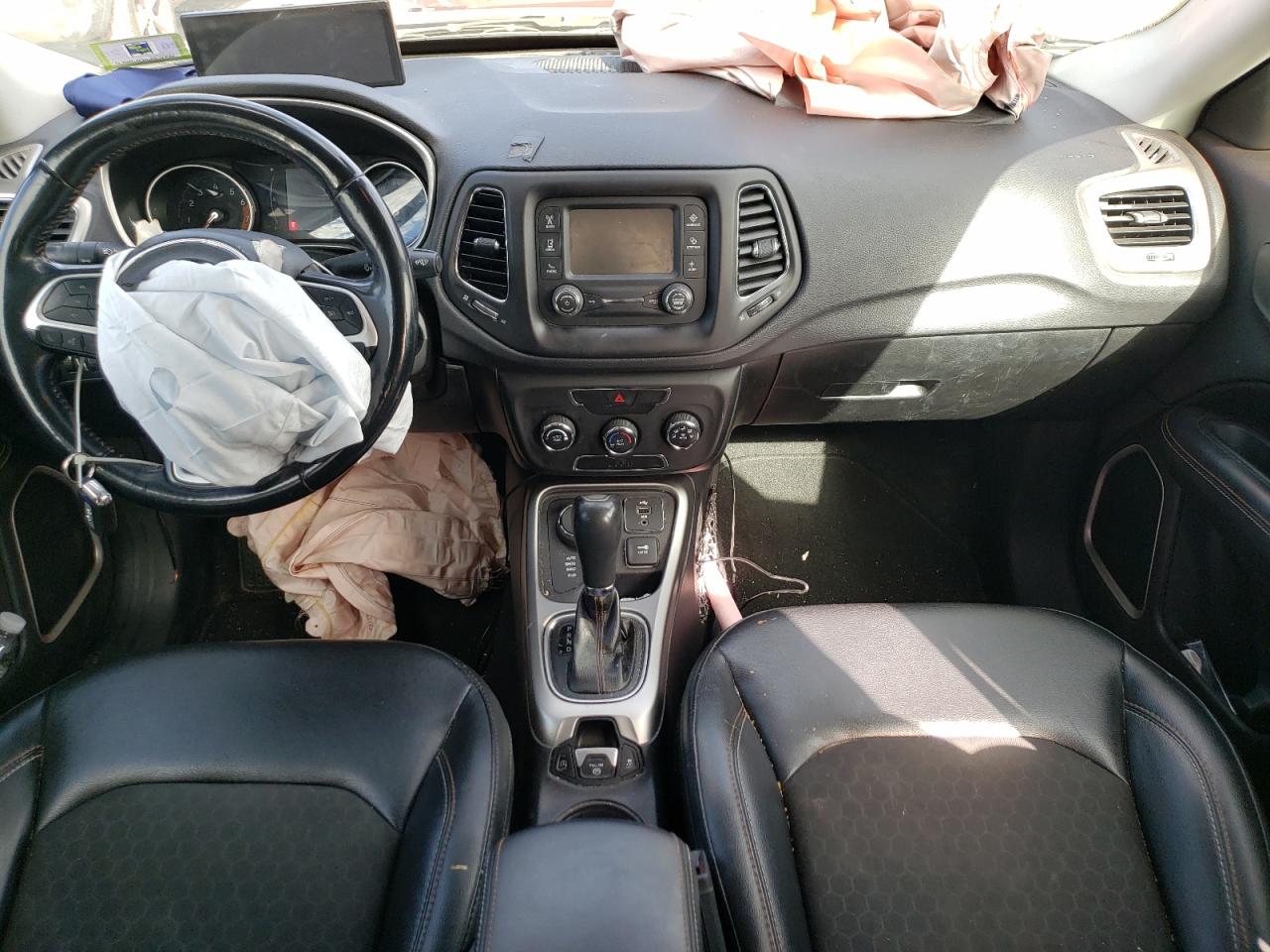 2018 Jeep Compass Latitude VIN: 3C4NJDBB2JT454215 Lot: 85703465