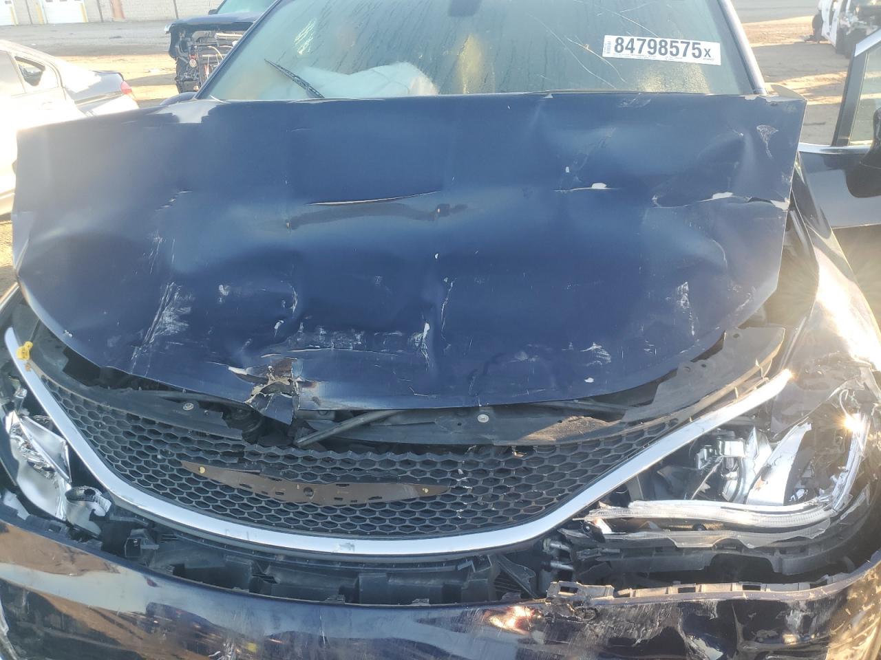 2019 Chrysler Pacifica Touring L VIN: 2C4RC1BG4KR549045 Lot: 84798575