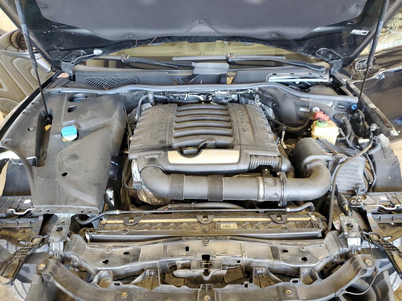 2018 Porsche Cayenne VIN: WP1AA2A2XJKA00833 Lot: 87026325