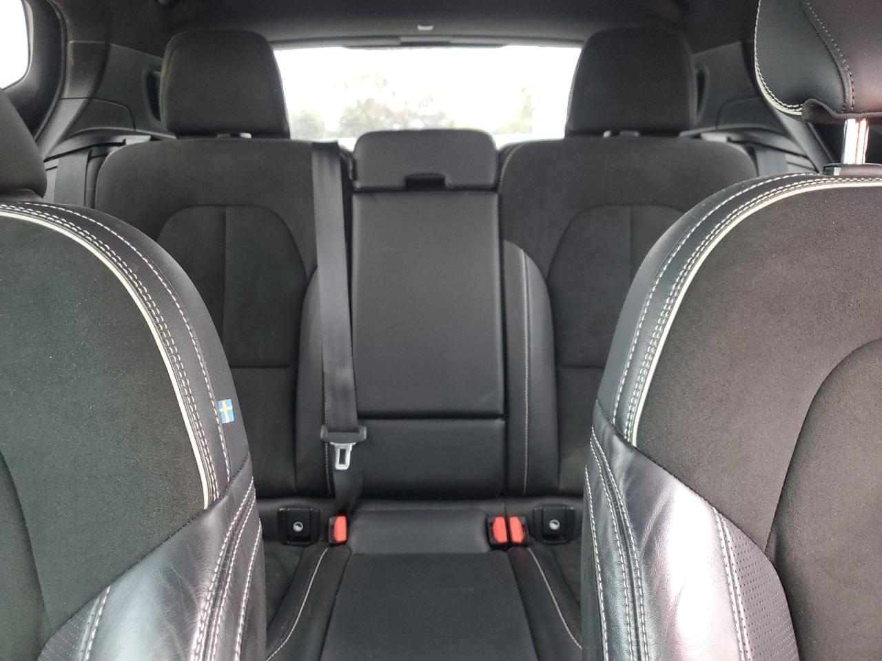 2020 Volvo Xc40 T5 R-Design VIN: YV4162UM6L2336690 Lot: 89856315