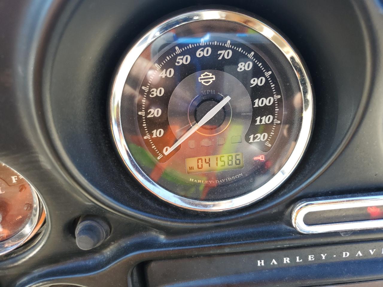 2011 Harley-Davidson Flhtk VIN: 1HD1KEM16BB651847 Lot: 85081055