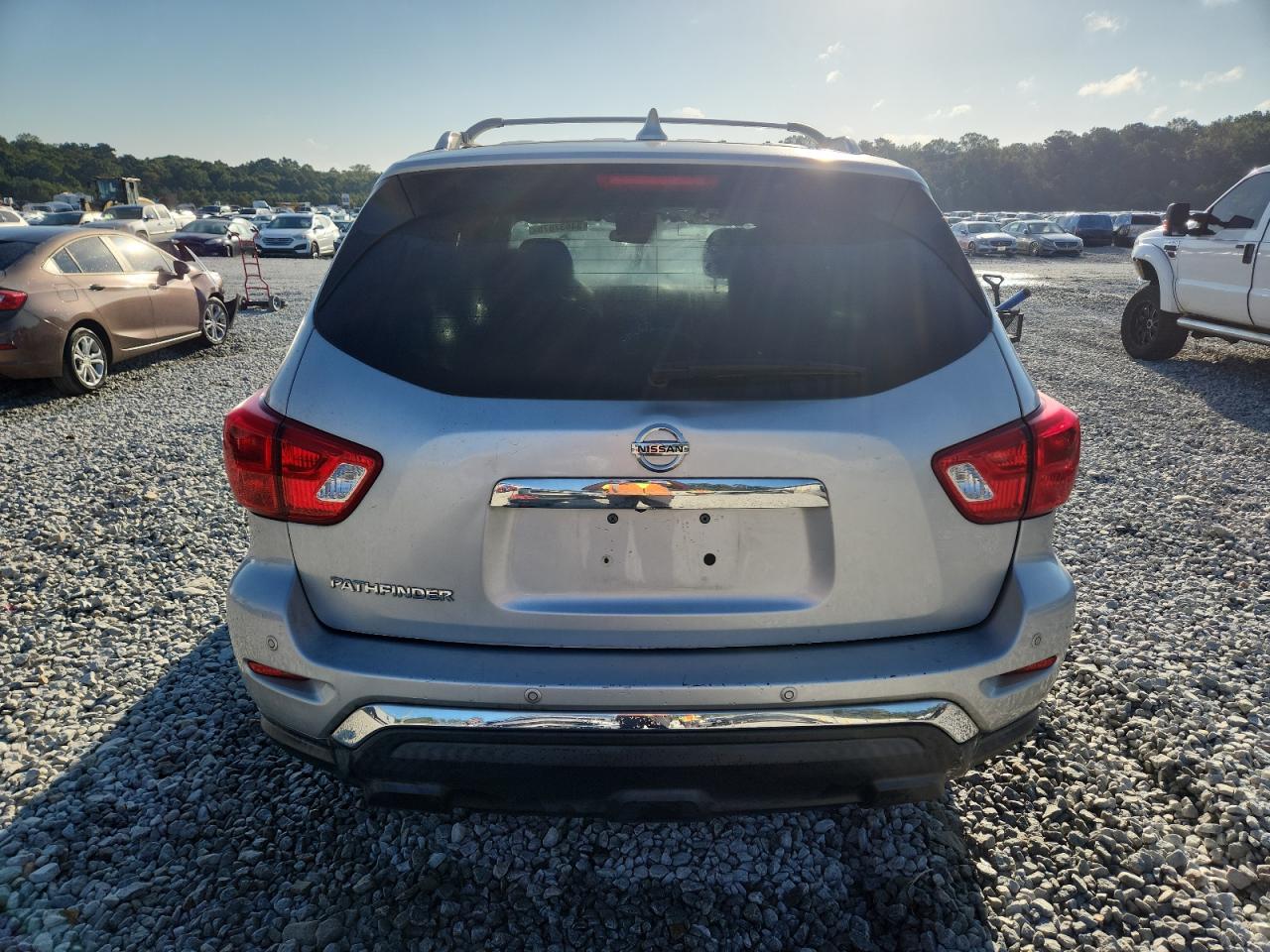 2019 Nissan Pathfinder S VIN: 5N1DR2MNXKC584008 Lot: 84637875