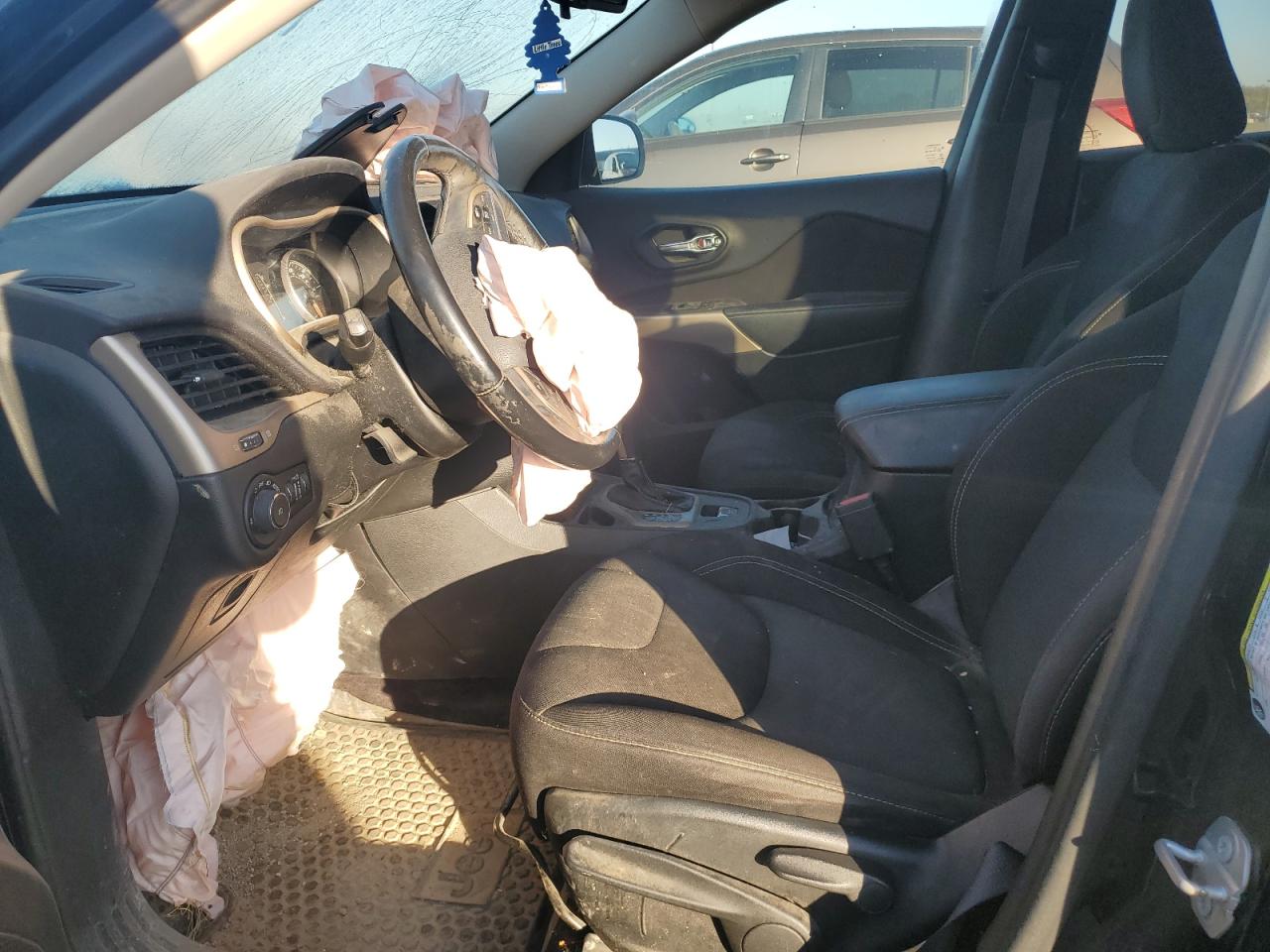 2017 Jeep Cherokee Latitude VIN: 1C4PJLCB7HW578583 Lot: 81746265