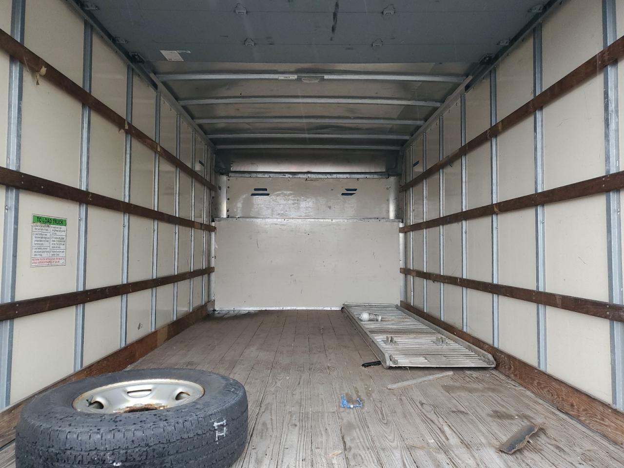 2013 Ford Econoline E350 Super Duty Box Truck VIN: 1FDWE3FL2DDB20696 Lot: 89696445