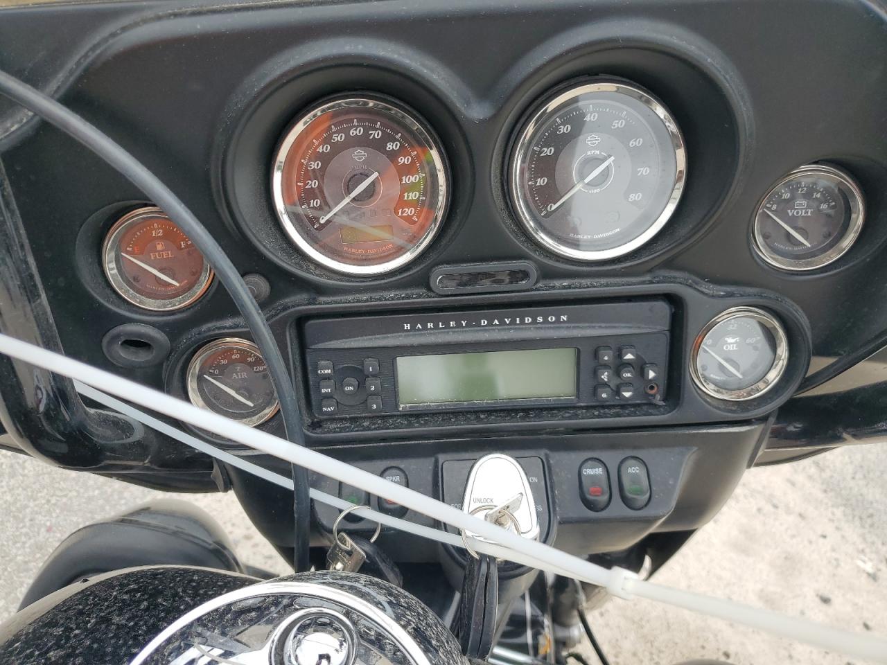 2011 Harley-Davidson Flhtk VIN: 1HD1KEM10BB606161 Lot: 85840255