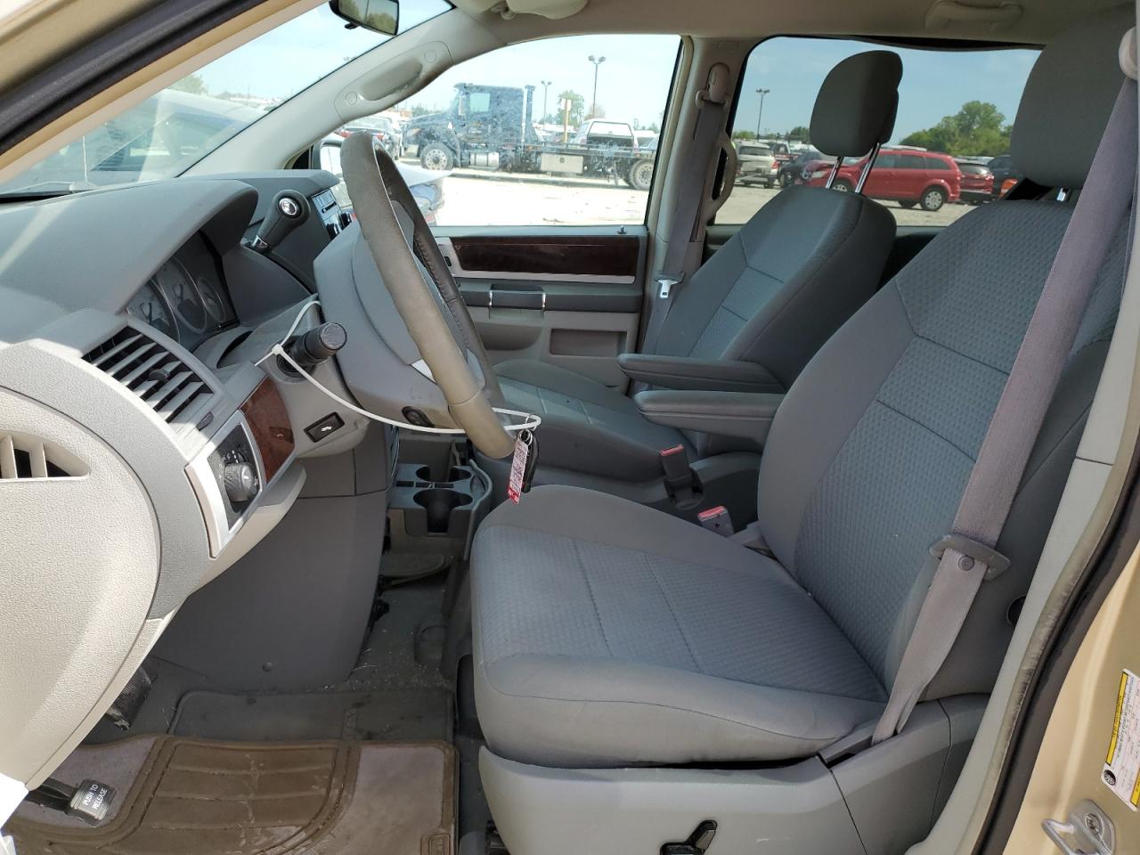 2010 Chrysler Town & Country Touring VIN: 2A4RR5D19AR387629 Lot: 81955095