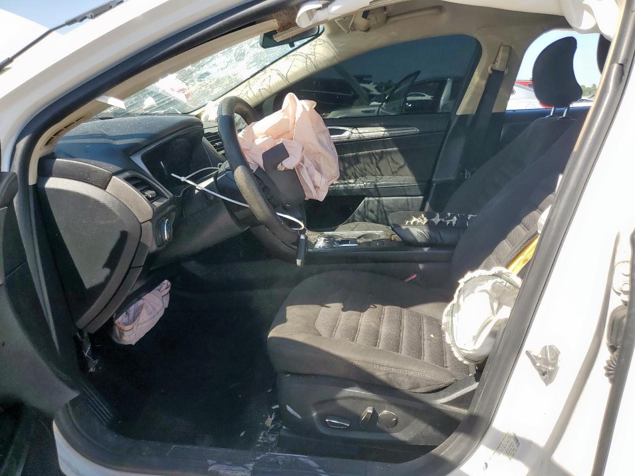 2018 Ford Fusion Se VIN: 3FA6P0H70JR123683 Lot: 82434455