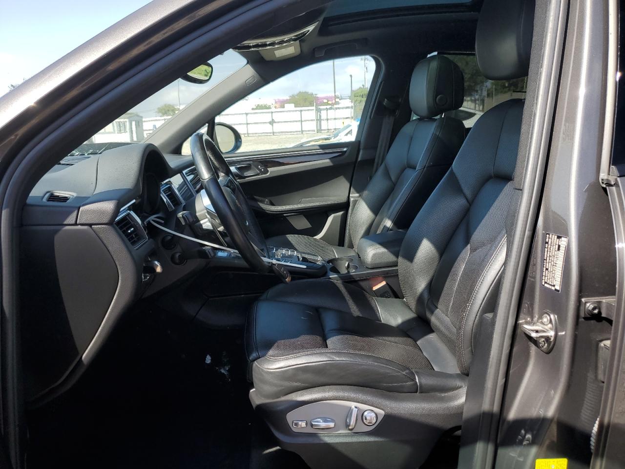 2018 Porsche Macan VIN: WP1AA2A55JLB21533 Lot: 85369405