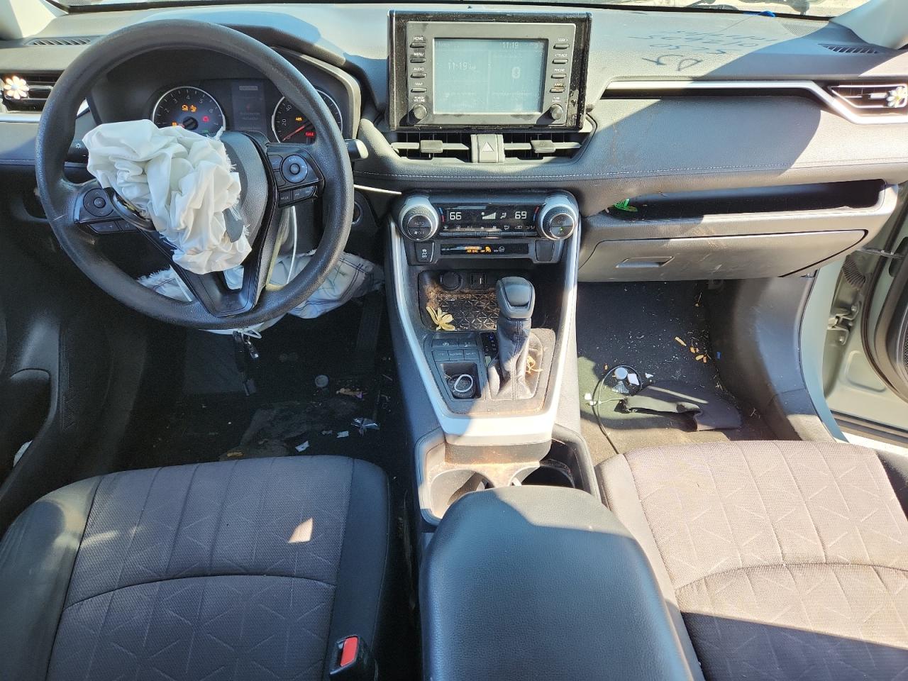 2019 Toyota Rav4 Xle VIN: 2T3W1RFV6KC012605 Lot: 90644835