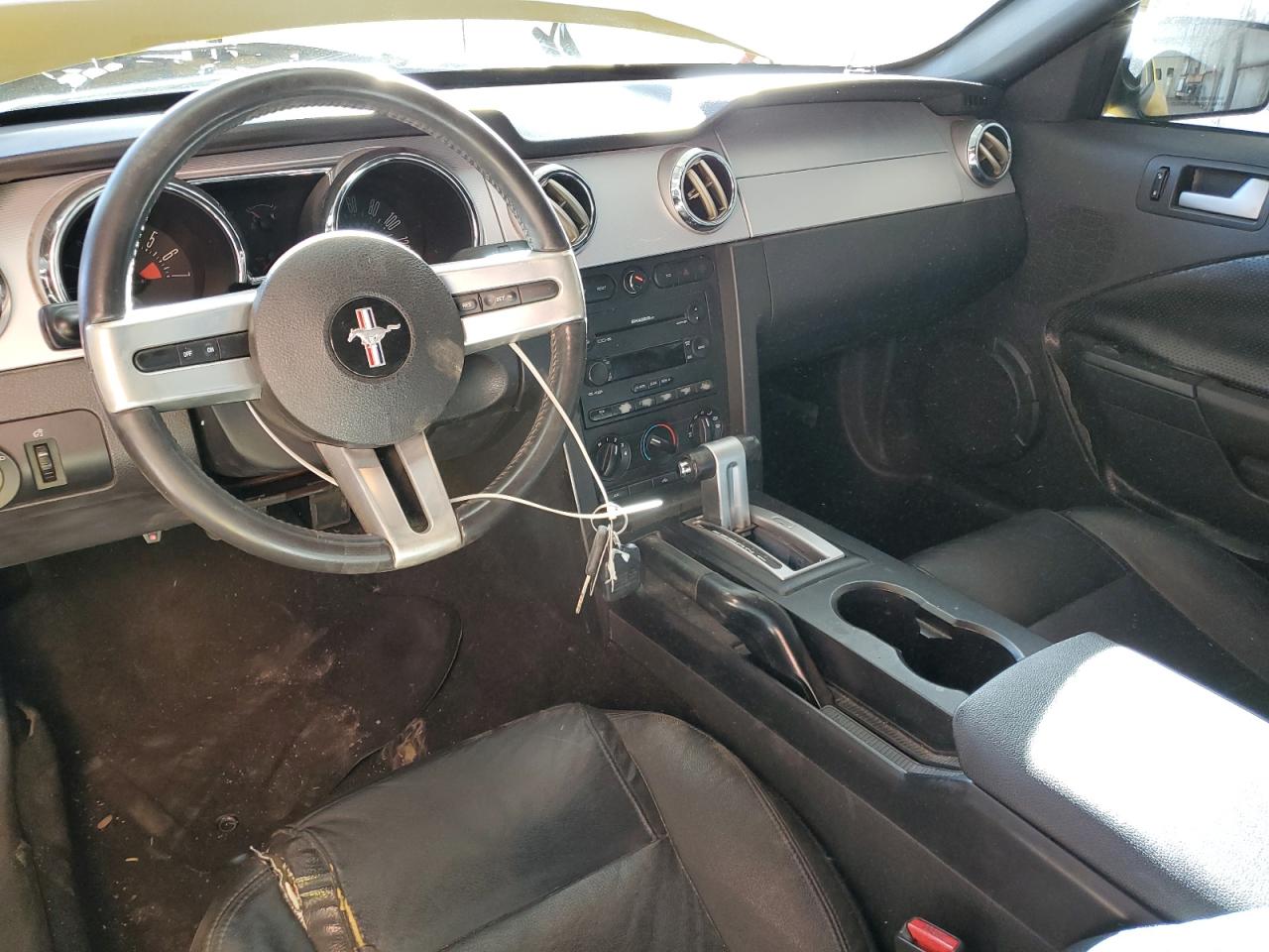 2005 Ford Mustang VIN: 1ZVHT80N455200990 Lot: 86851105