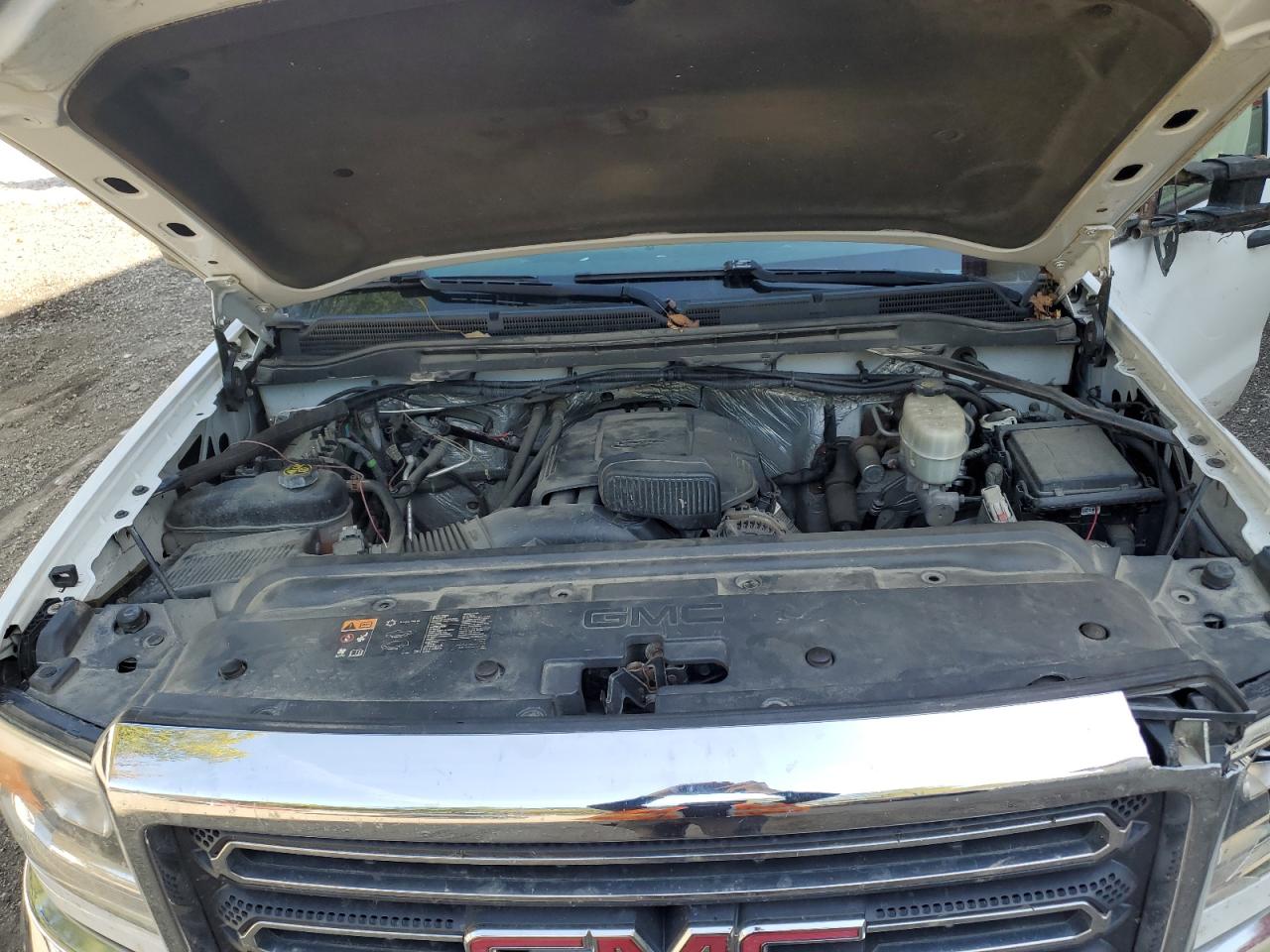 2015 GMC Sierra K2500 Heavy Duty VIN: 1GT22XEG0FZ555293 Lot: 84959325
