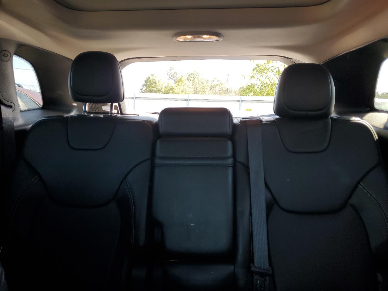 2018 Jeep Cherokee Limited VIN: 1C4PJMDXXJD560256 Lot: 85113535