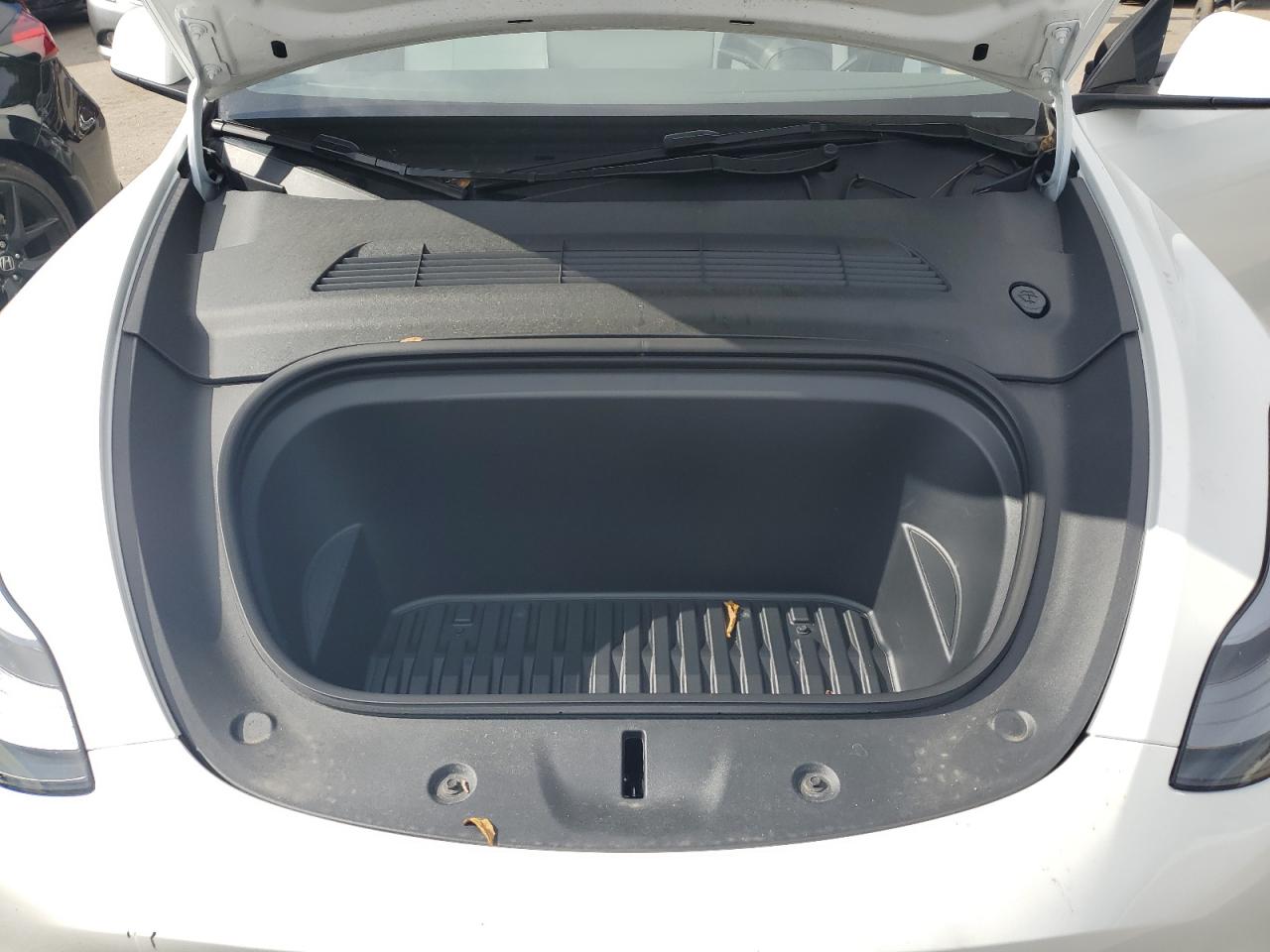 2024 Tesla Model Y VIN: 7SAYGAEEXRF981884 Lot: 82370495