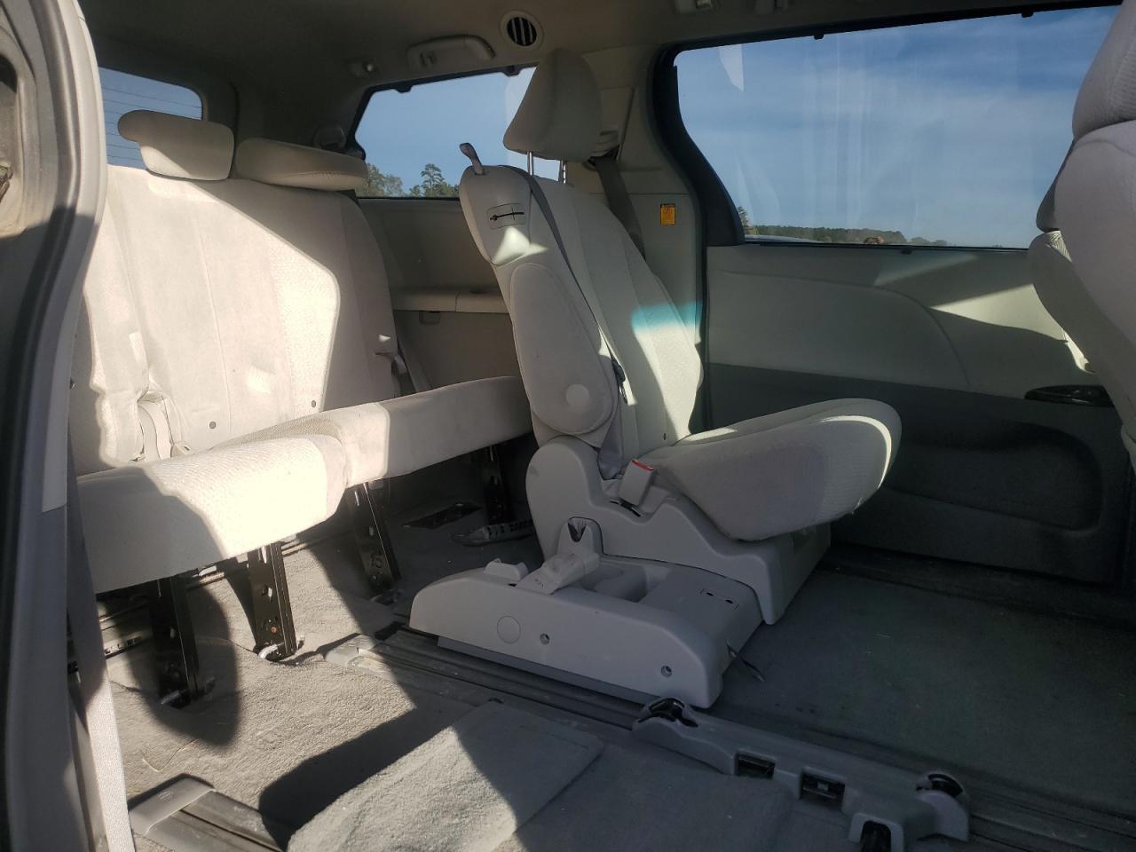 2011 Toyota Sienna Le VIN: 5TDKK3DC6BS019628 Lot: 89826355