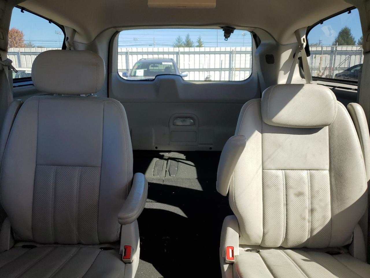 2010 Chrysler Town & Country Touring Plus VIN: 2A4RR8DX0AR368411 Lot: 86823475