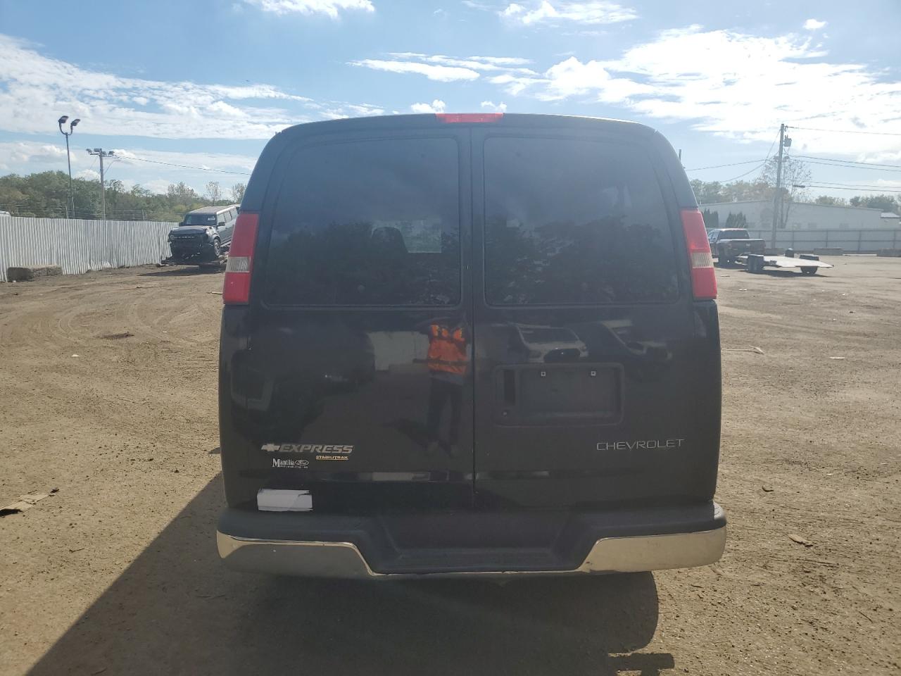 2006 Chevrolet Express G3500 VIN: 1GAHG39U961267686 Lot: 84778235