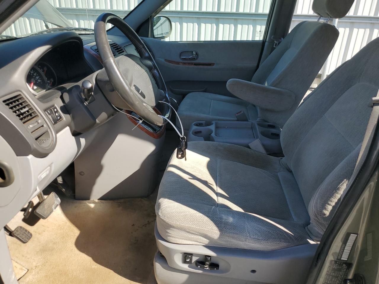 2005 Kia Sedona Ex VIN: KNDUP132756747924 Lot: 81994795