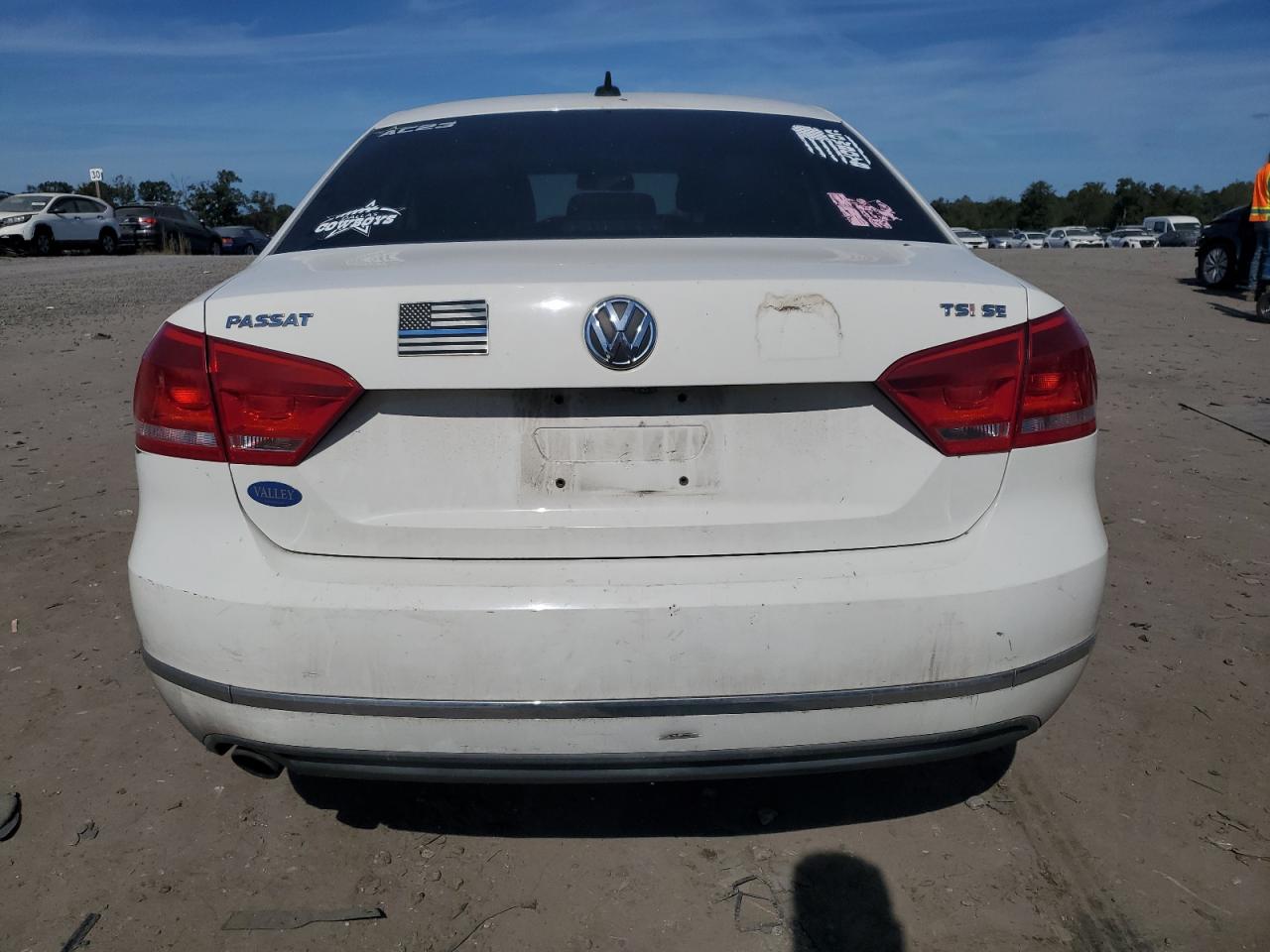 2015 Volkswagen Passat Se VIN: 1VWBT7A30FC011800 Lot: 85328385
