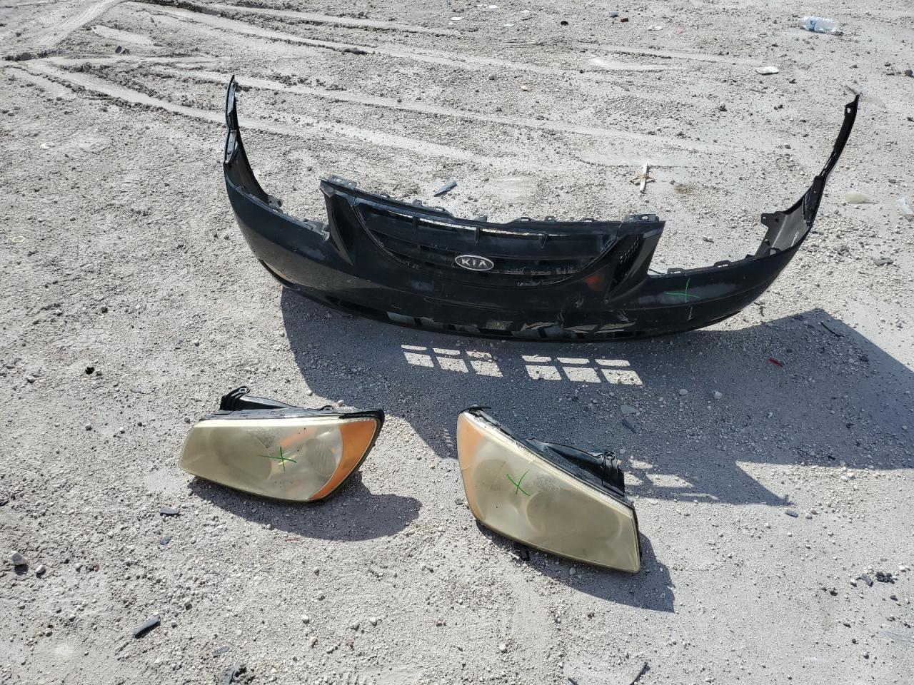 2005 Kia Spectra Lx VIN: KNAFE121655201786 Lot: 84804145