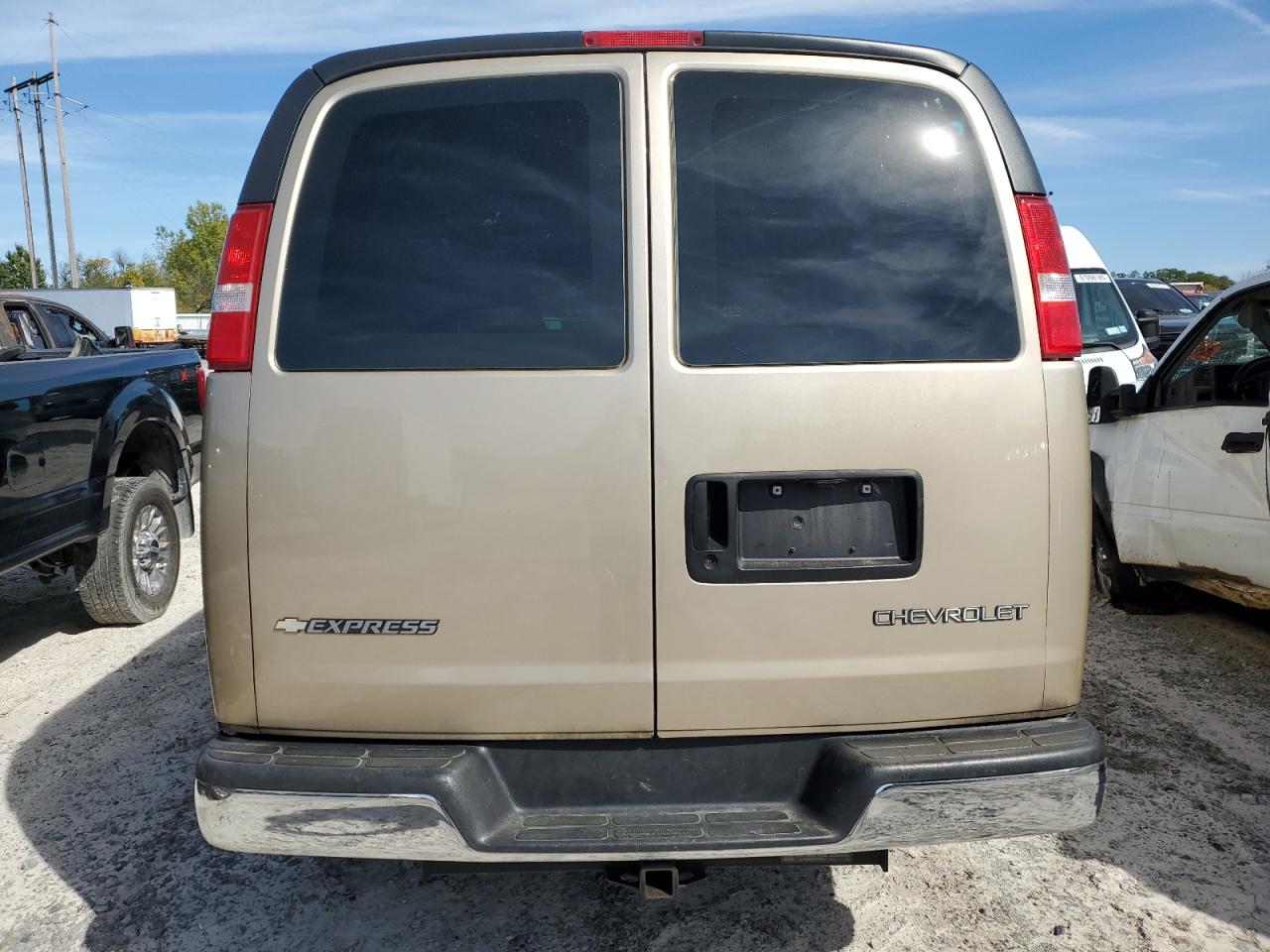 2006 Chevrolet Express G2500 VIN: 1GCGG25V461165496 Lot: 84552425