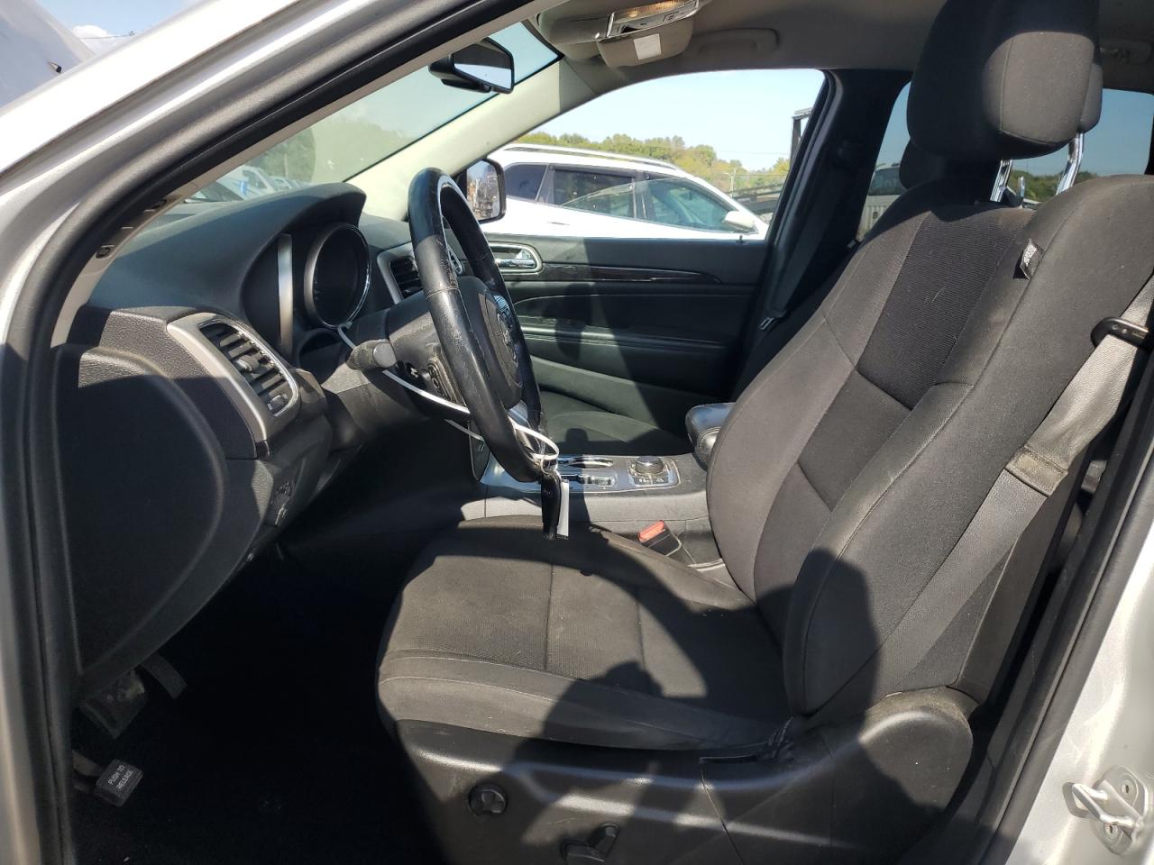 2011 Jeep Grand Cherokee Laredo VIN: 1J4RR4GG8BC555751 Lot: 82200015