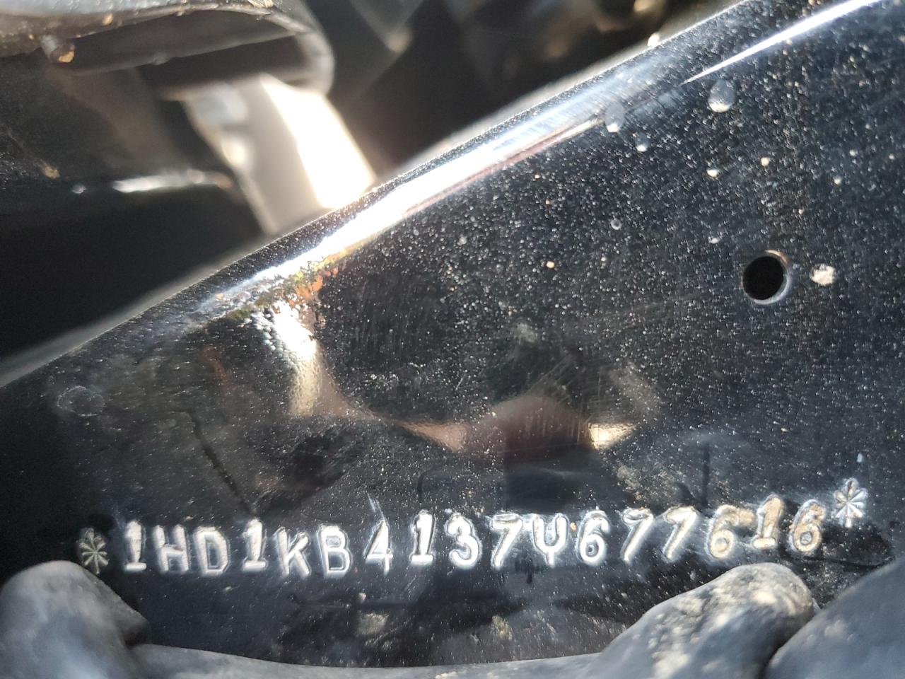 2007 Harley-Davidson Flhx VIN: 1HD1KB4137Y677616 Lot: 86315115