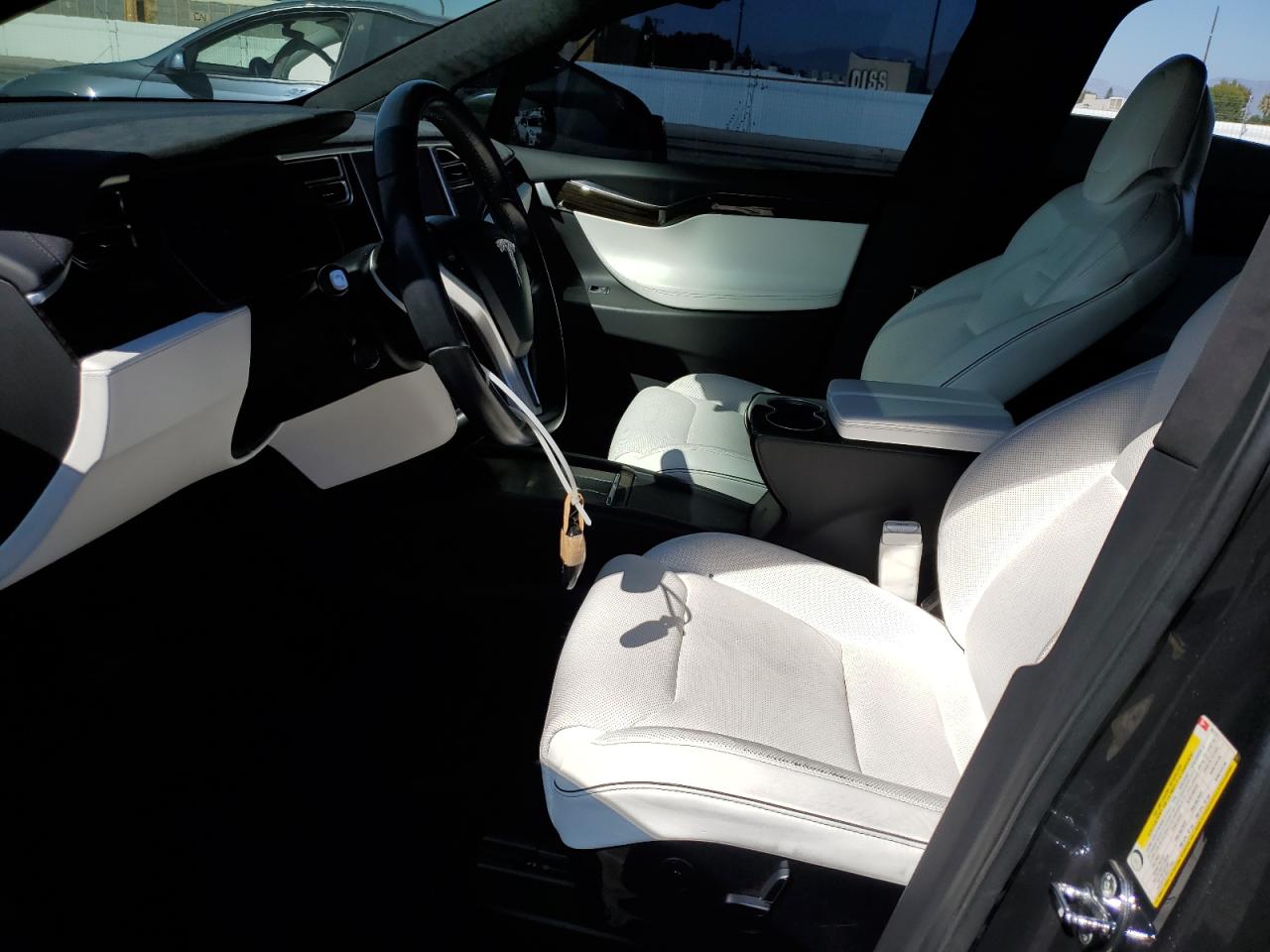 2016 Tesla Model X VIN: 5YJXCAE25GF002781 Lot: 85010765