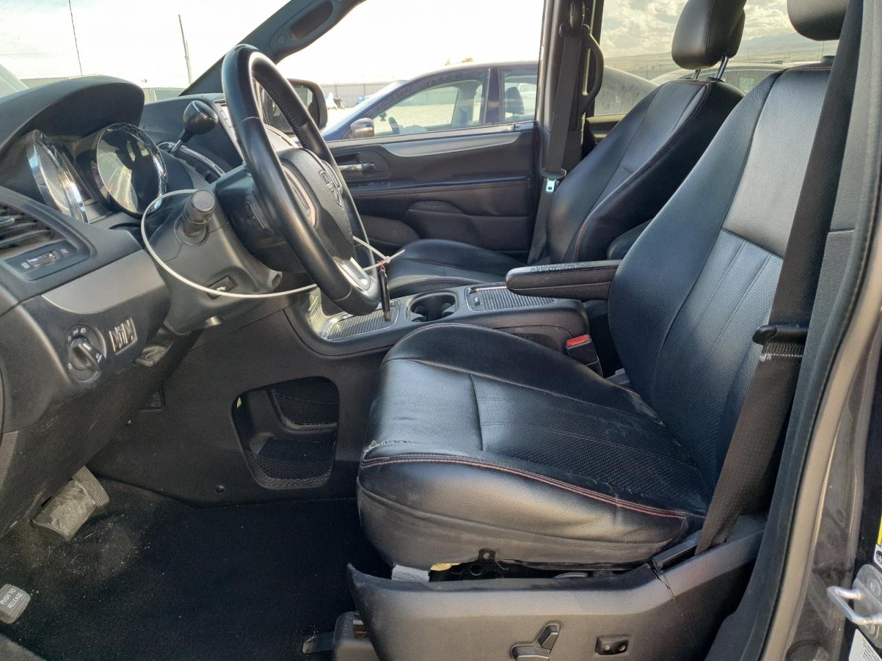 2013 Dodge Grand Caravan R/T VIN: 2C4RDGEG9DR816985 Lot: 86180345