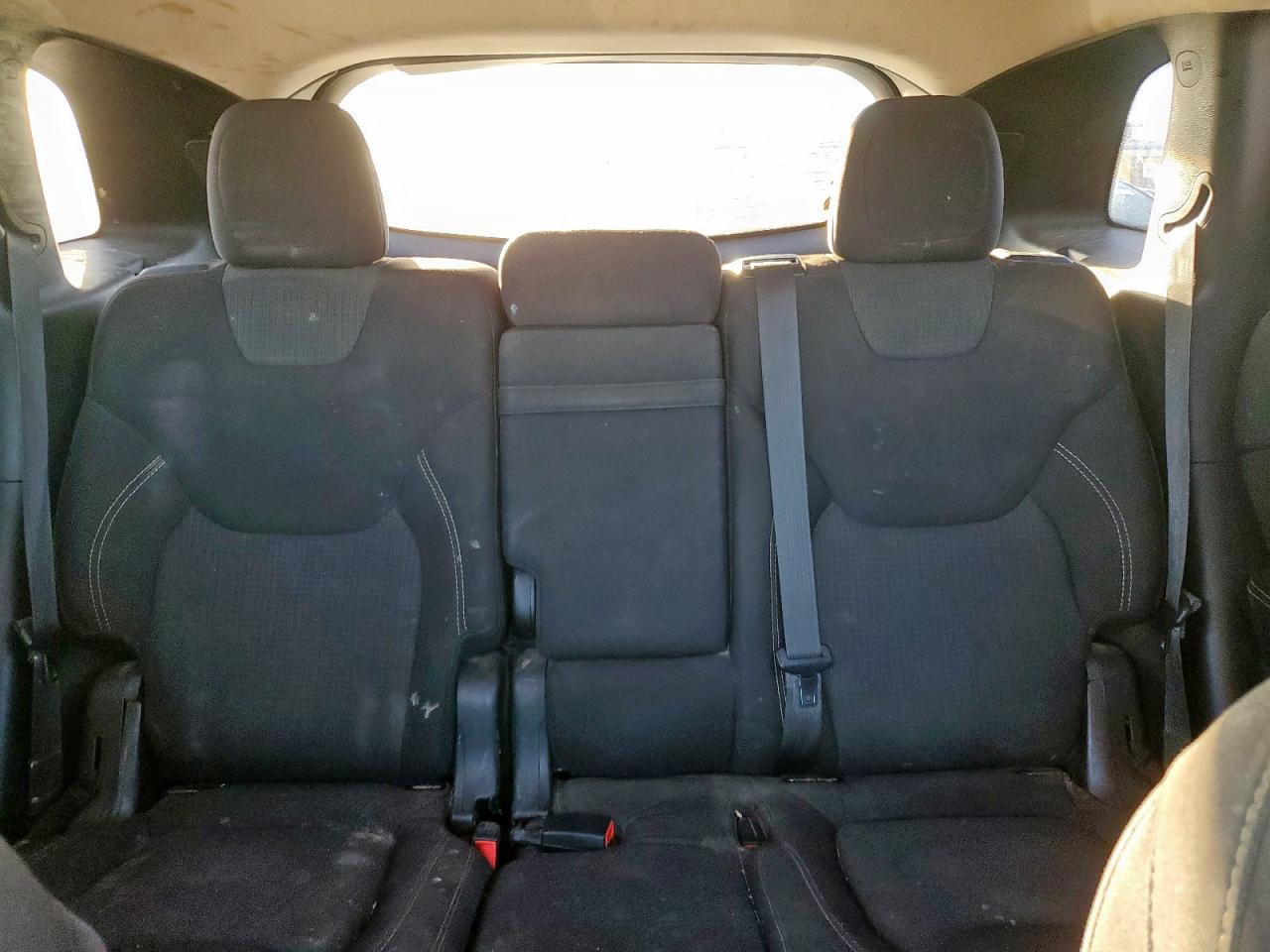 2016 Jeep Cherokee Latitude VIN: 1C4PJLCSXGW173218 Lot: 90801965