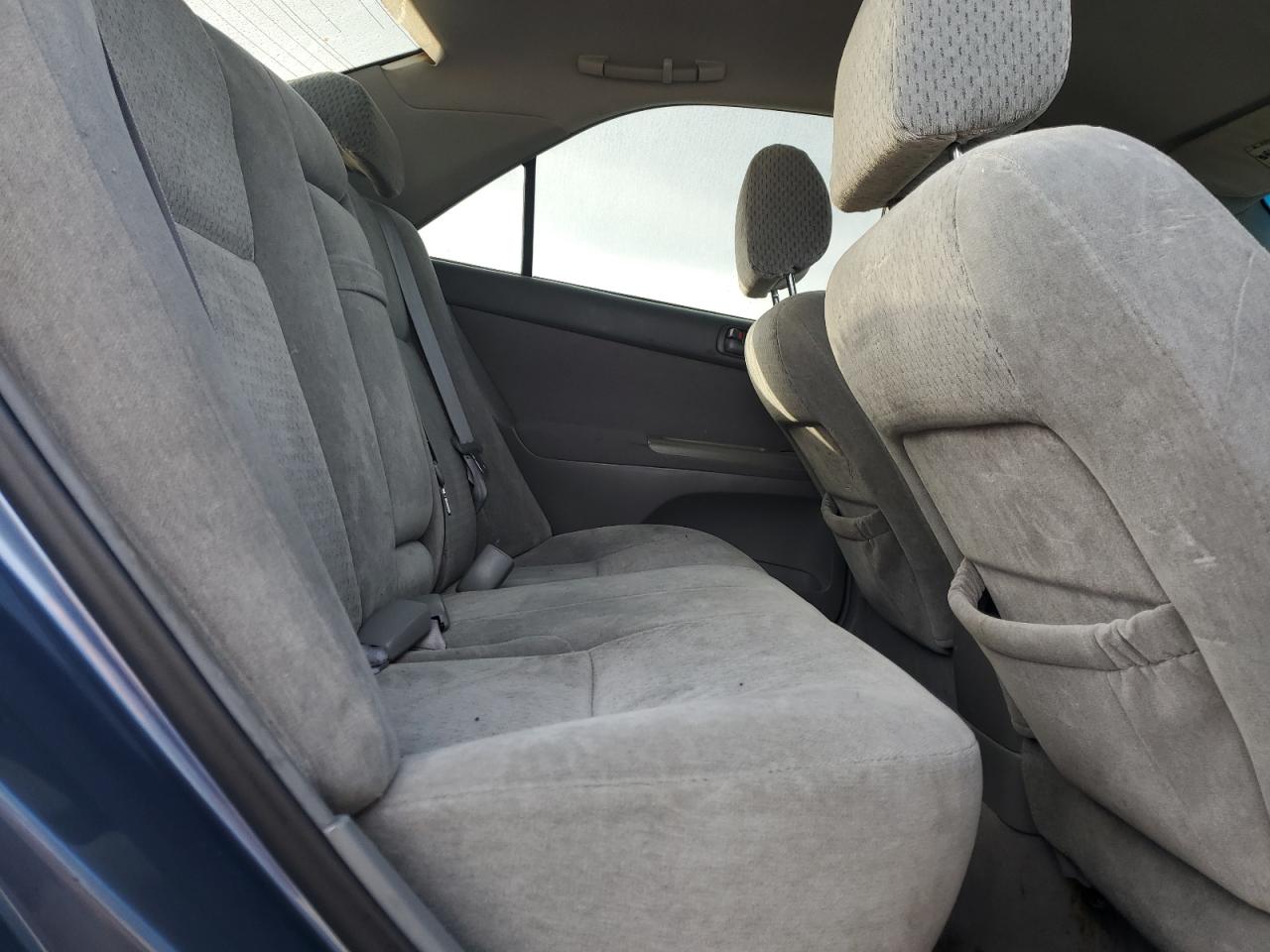 2004 Toyota Camry Le VIN: 4T1BF32K14U586371 Lot: 82438215