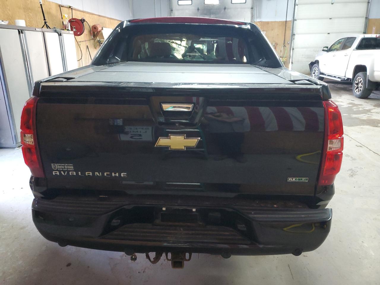 2011 Chevrolet Avalanche Lt VIN: 3GNTKFE38BG209439 Lot: 81909405