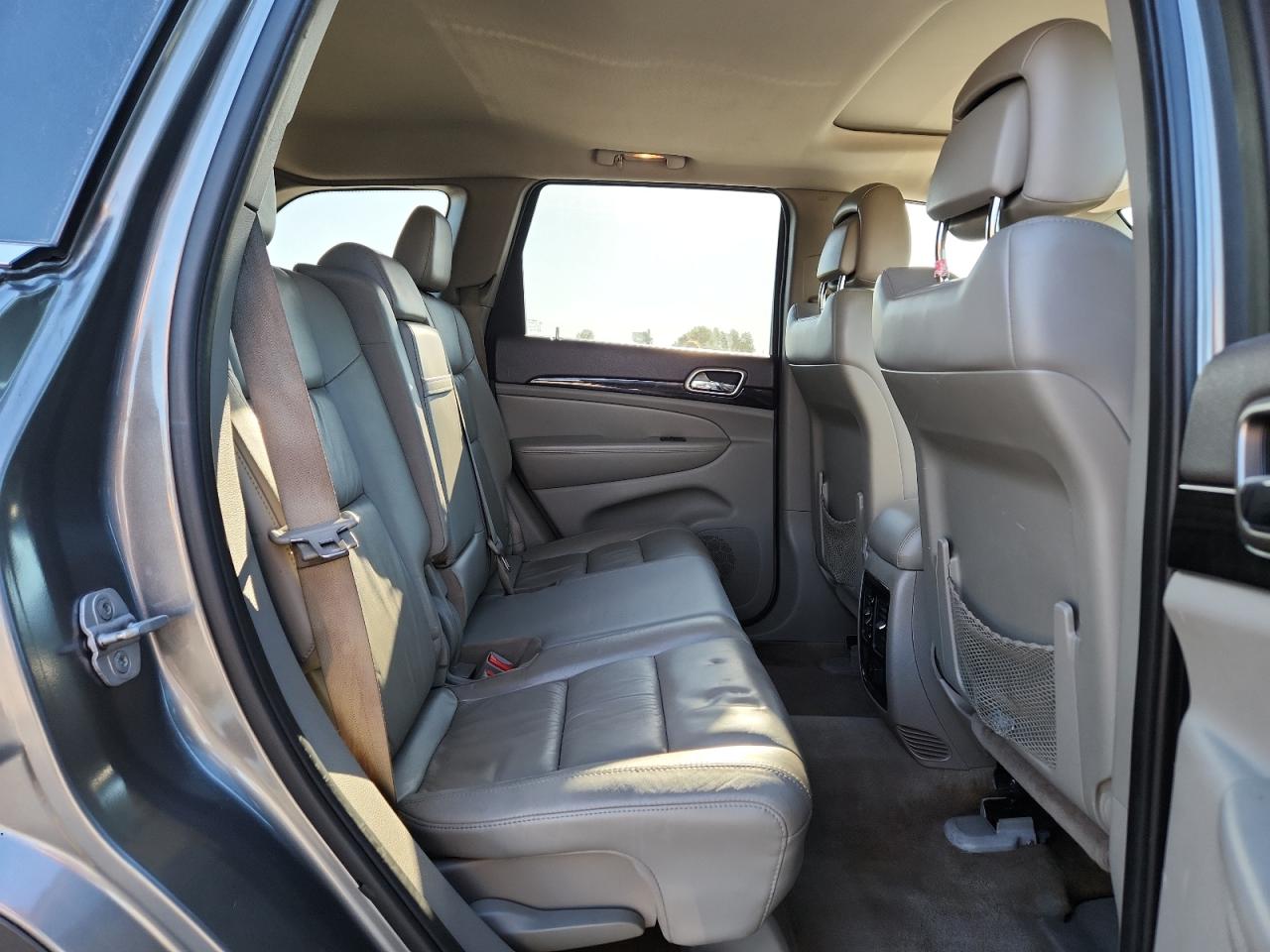 2013 Jeep Grand Cherokee Laredo VIN: 1C4RJFAT7DC594073 Lot: 84717635