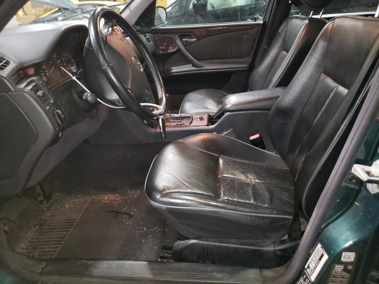 2001 Mercedes-Benz E 320 4Matic VIN: WDBJH82J01X048333 Lot: 86717755