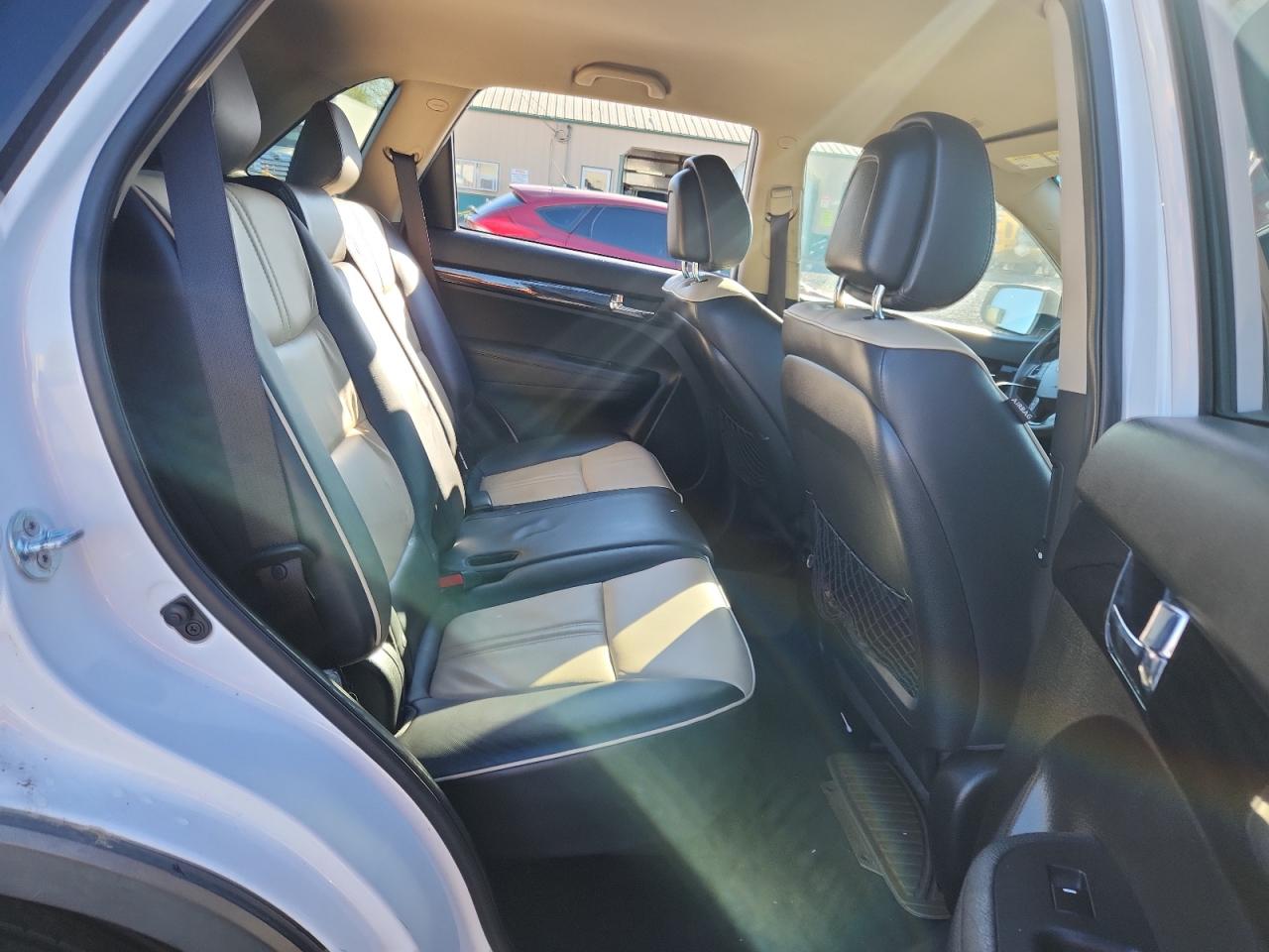 2011 Kia Sorento Ex VIN: 5XYKUCA19BG020301 Lot: 85942835